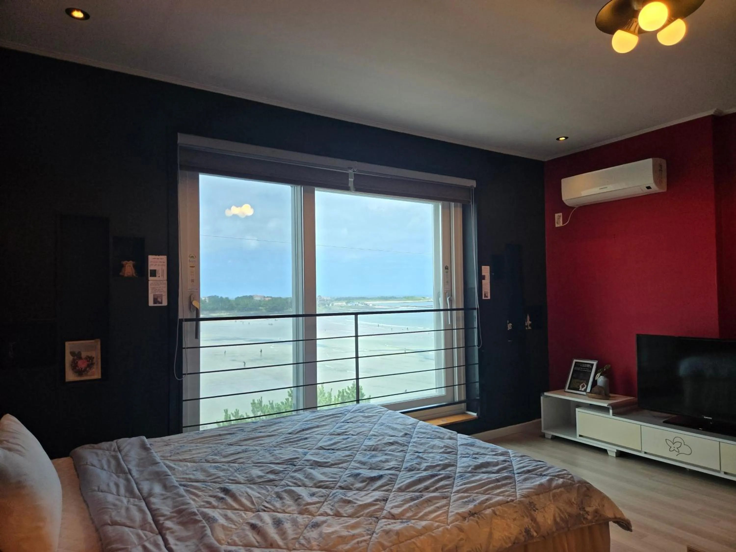 Bed in Jeju Gaviota Pension