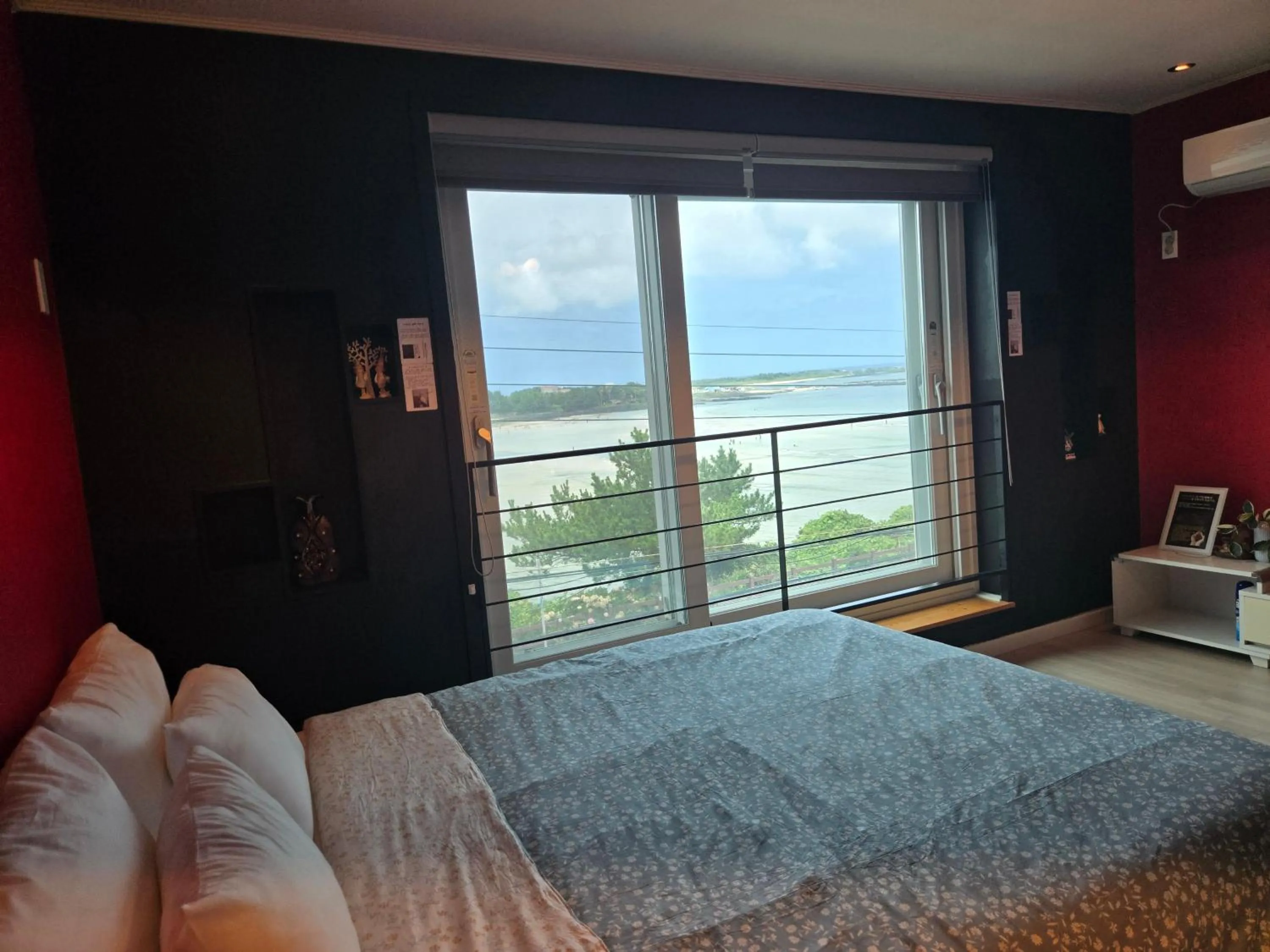 Bed in Jeju Gaviota Pension