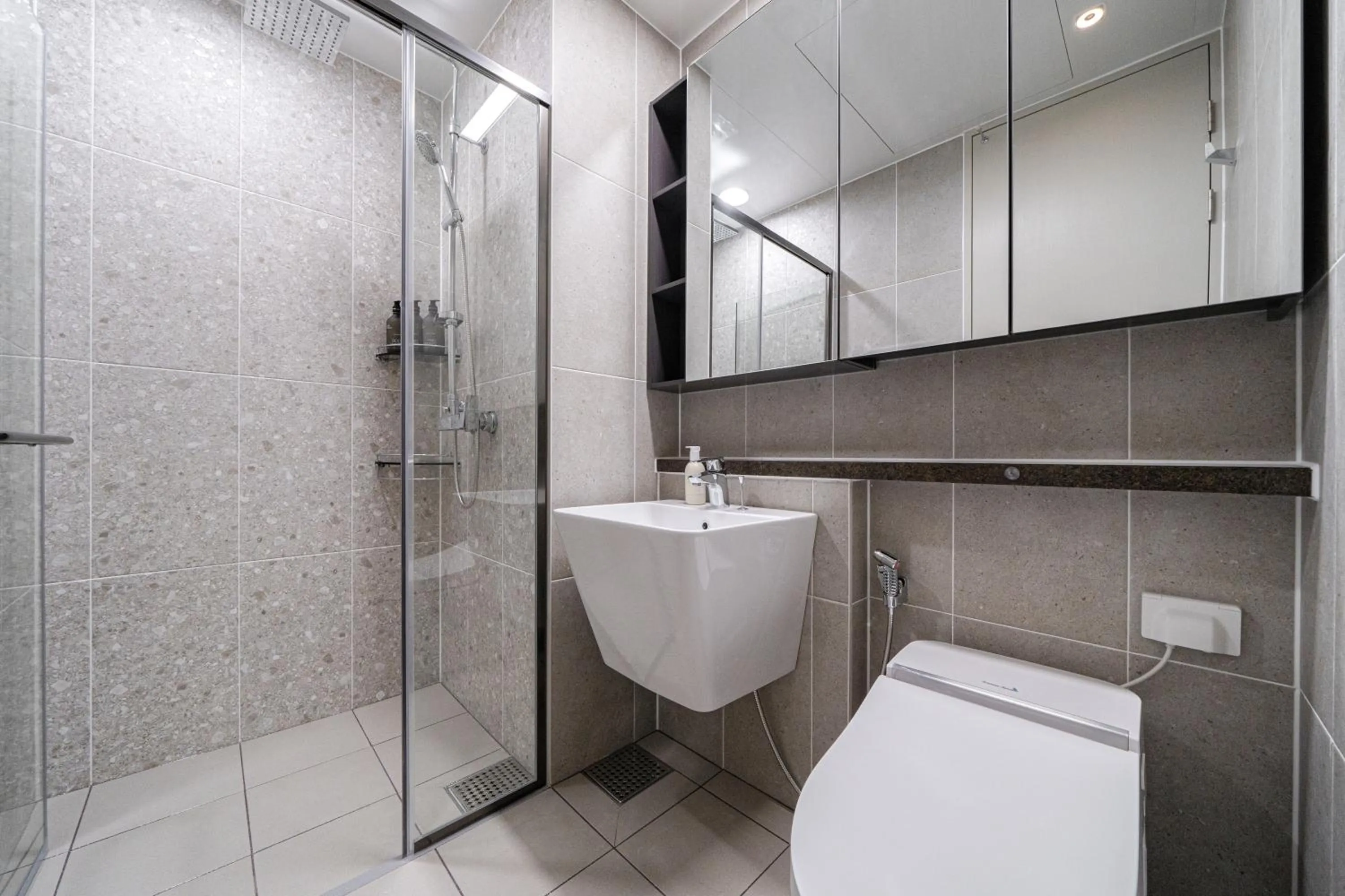 Shower in Le Collective Busan Gijang