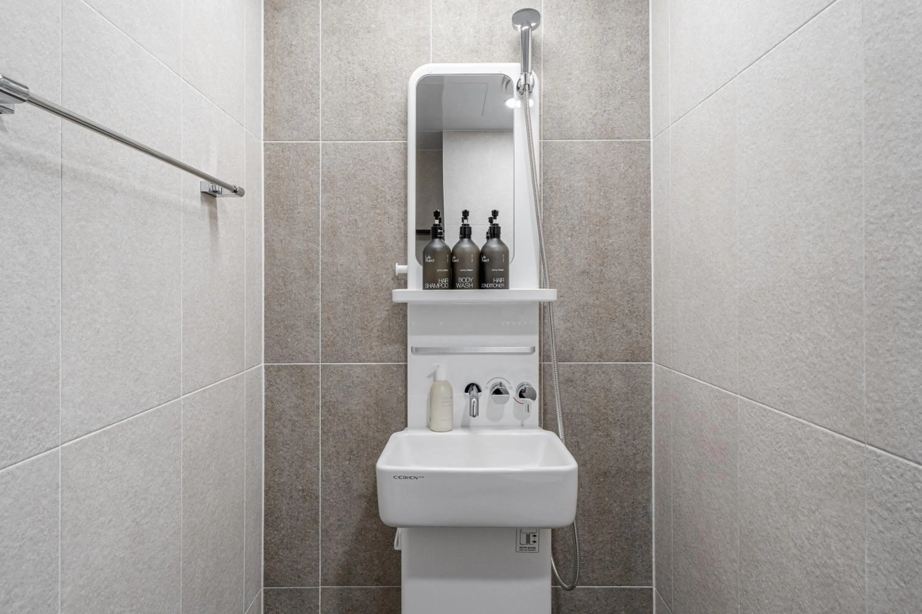 Shower in Urbanstay Busan Cityhall