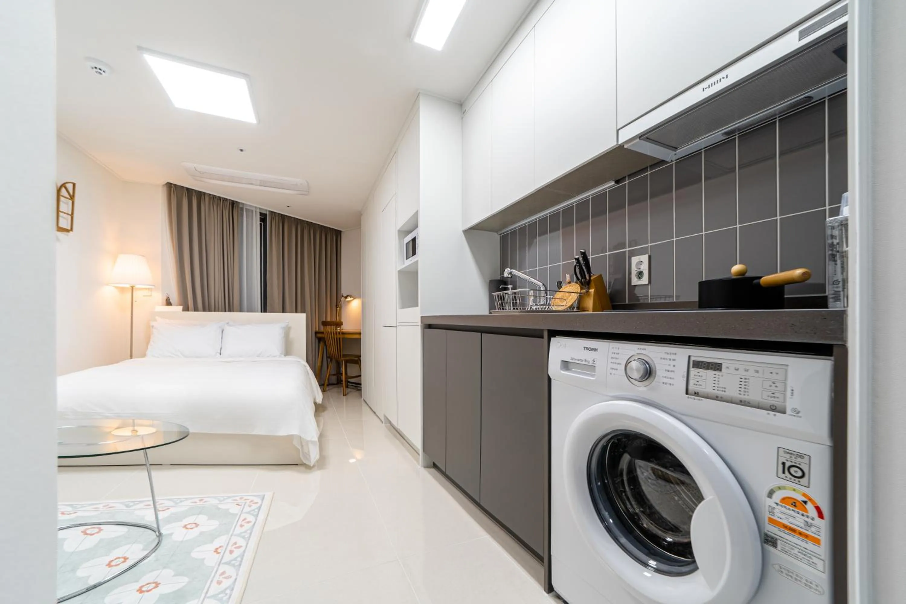 Kitchen or kitchenette, Bed in Urbanstay Busan Cityhall
