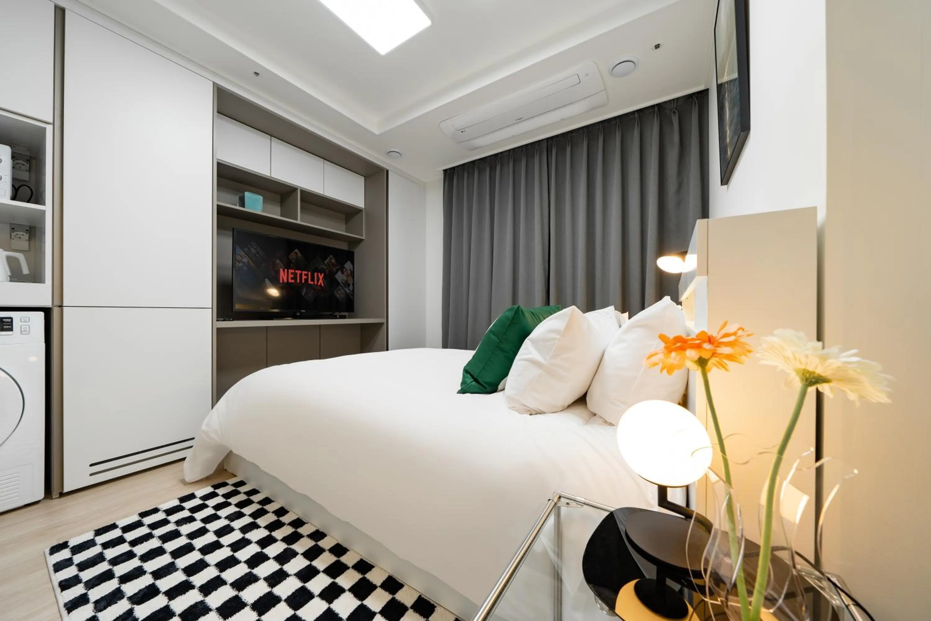 Photo of the whole room, Bed in Urbanstay Sokcho Deungdae Beach