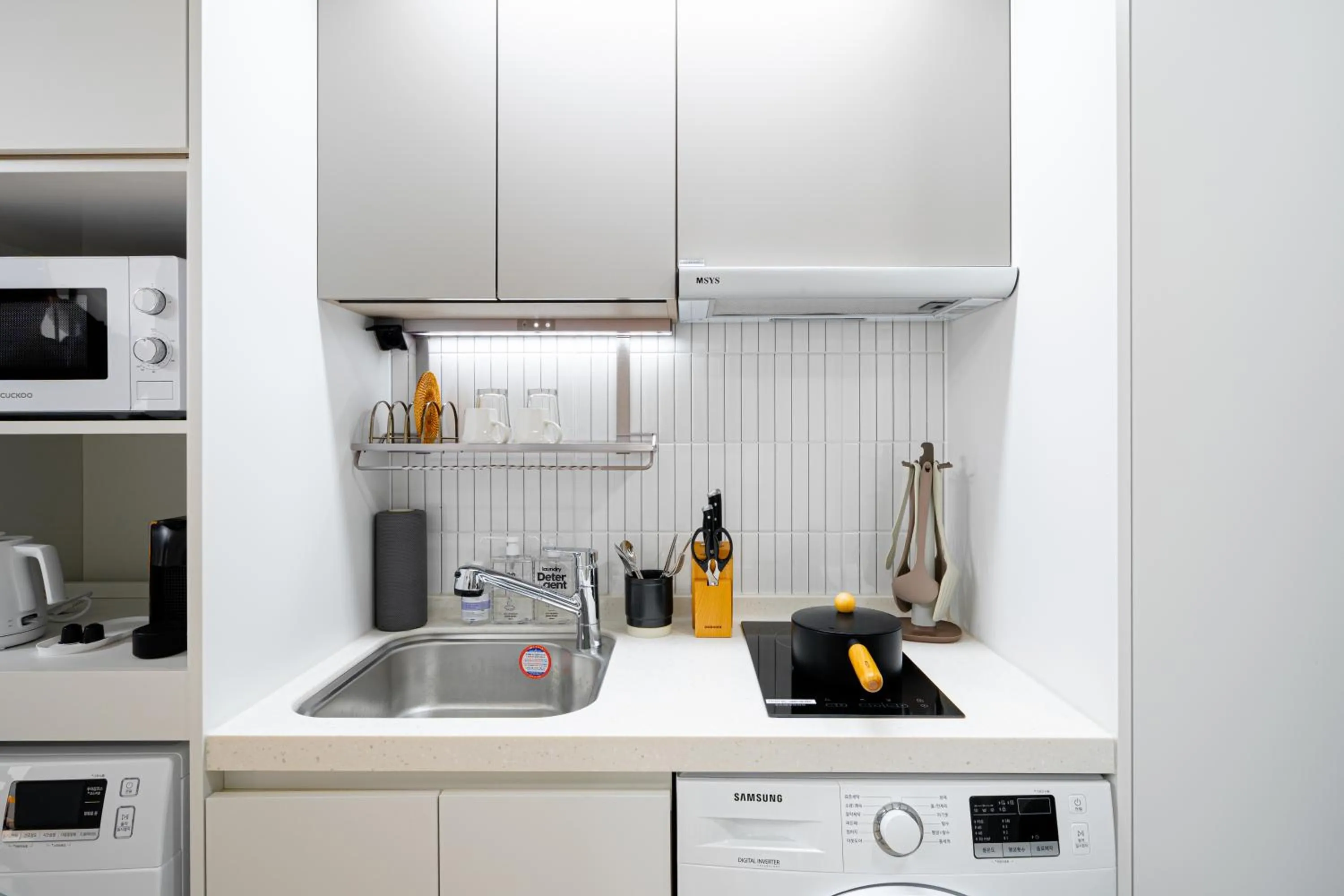 Kitchen or kitchenette in Urbanstay Sokcho Deungdae Beach