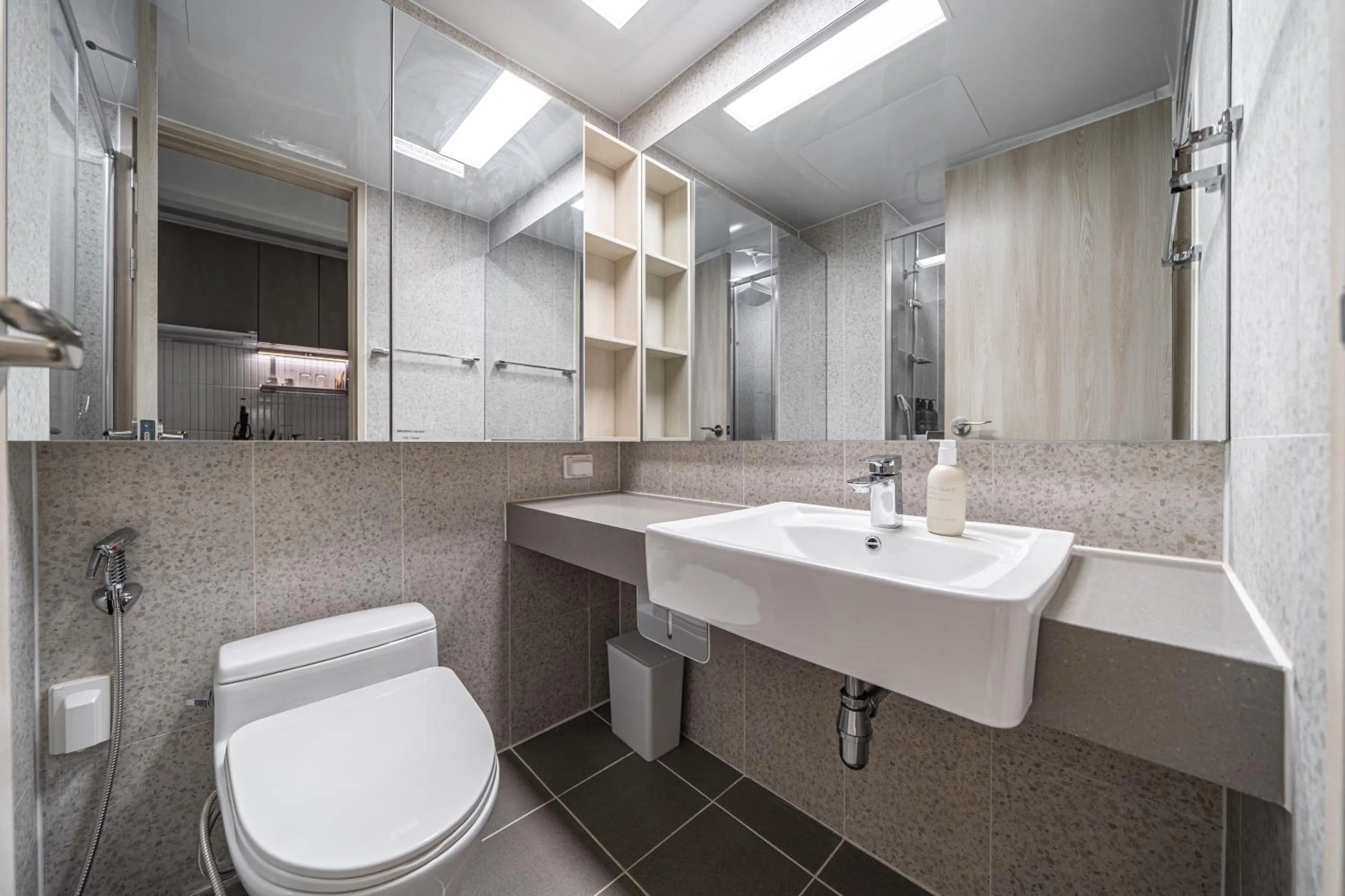 Toilet in Urbanstay Sokcho Deungdae Beach