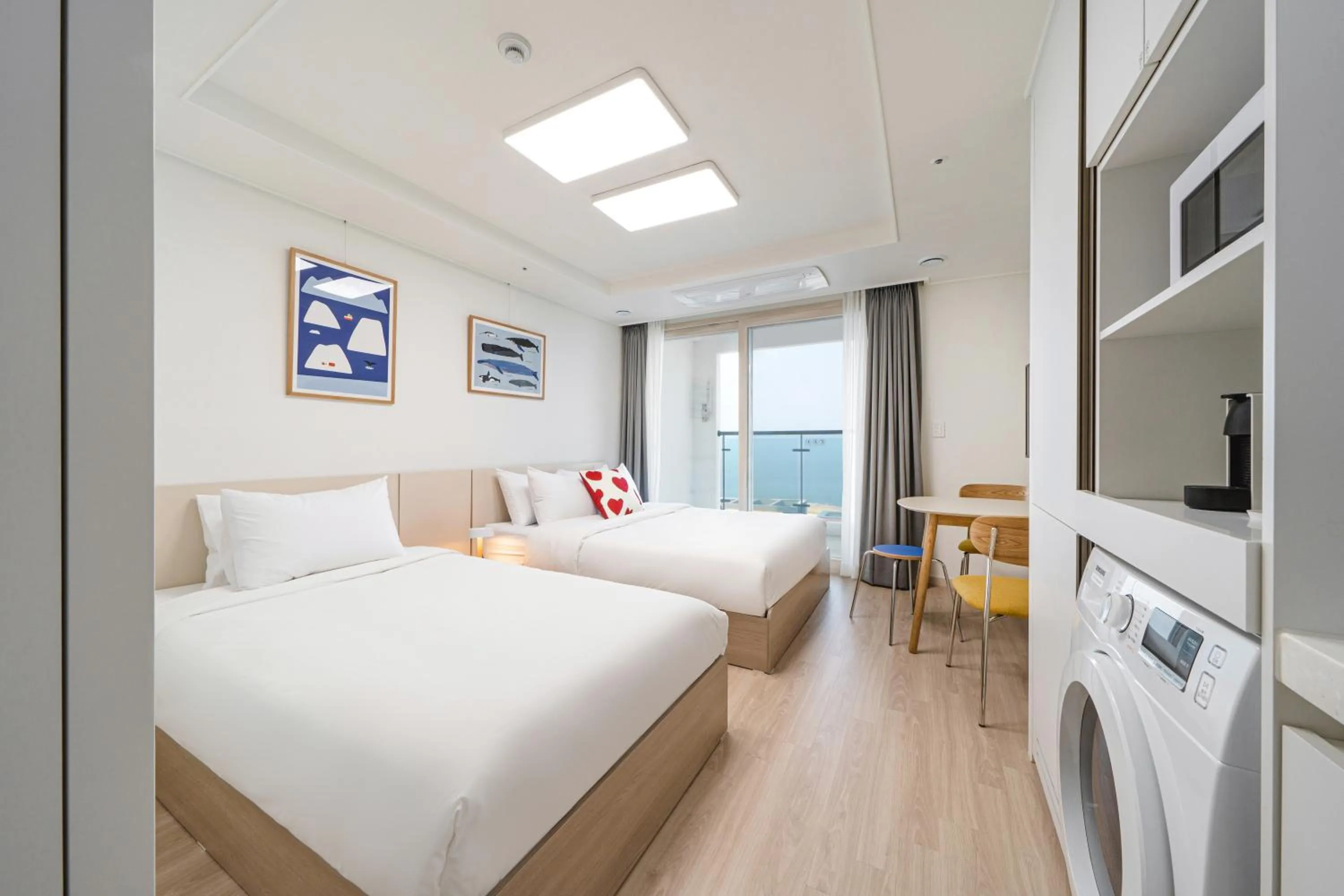 Photo of the whole room, Bed in Urbanstay Sokcho Deungdae Beach