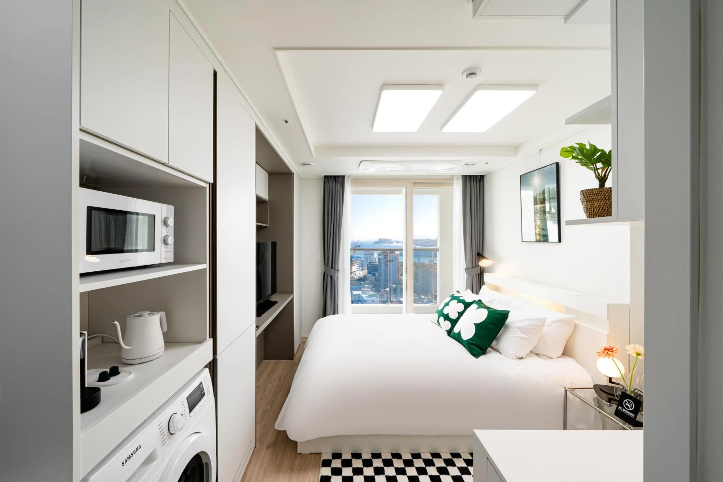 Photo of the whole room, Bed in Urbanstay Sokcho Deungdae Beach