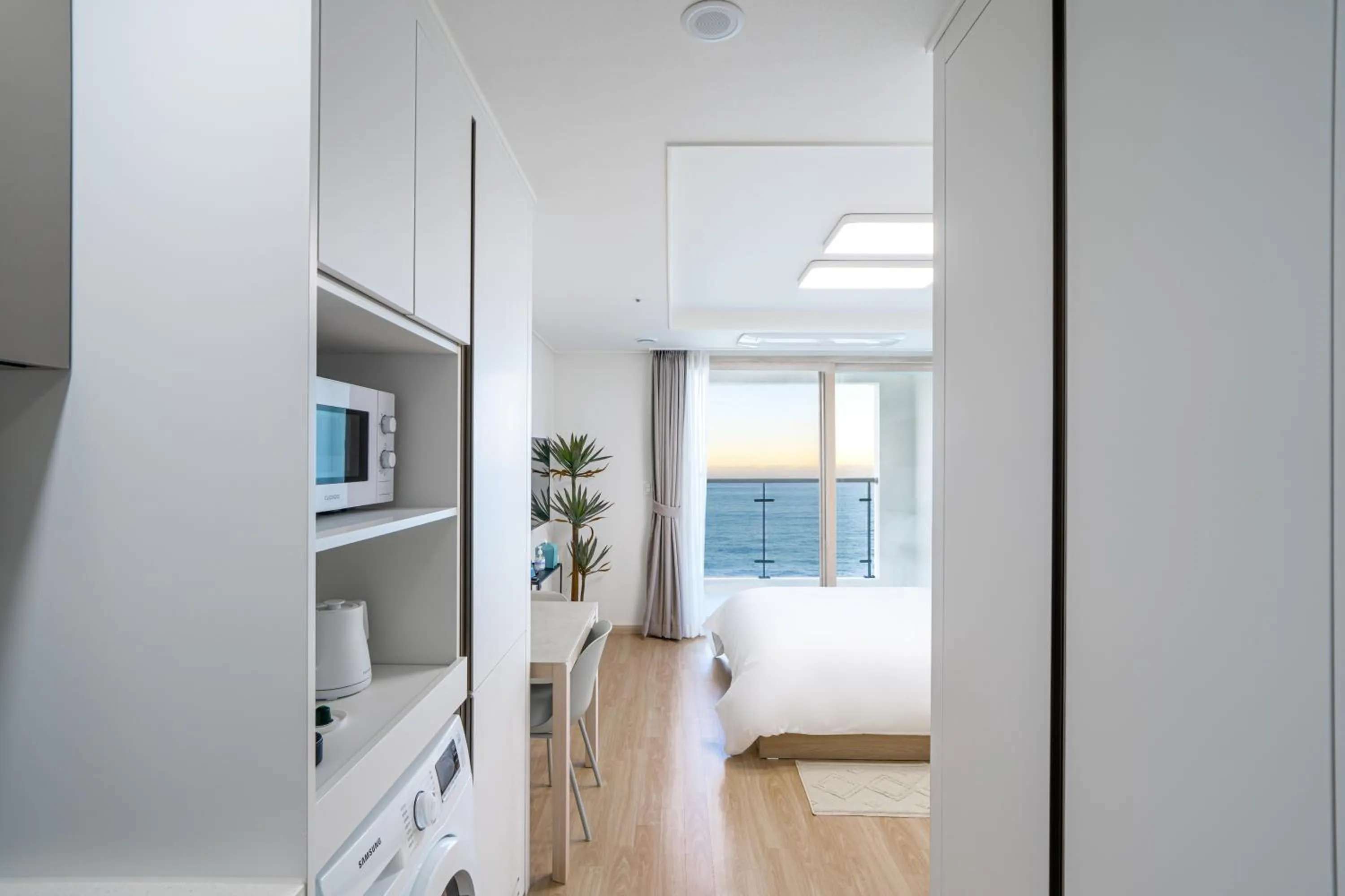 Photo of the whole room, Bed in Urbanstay Sokcho Deungdae Beach