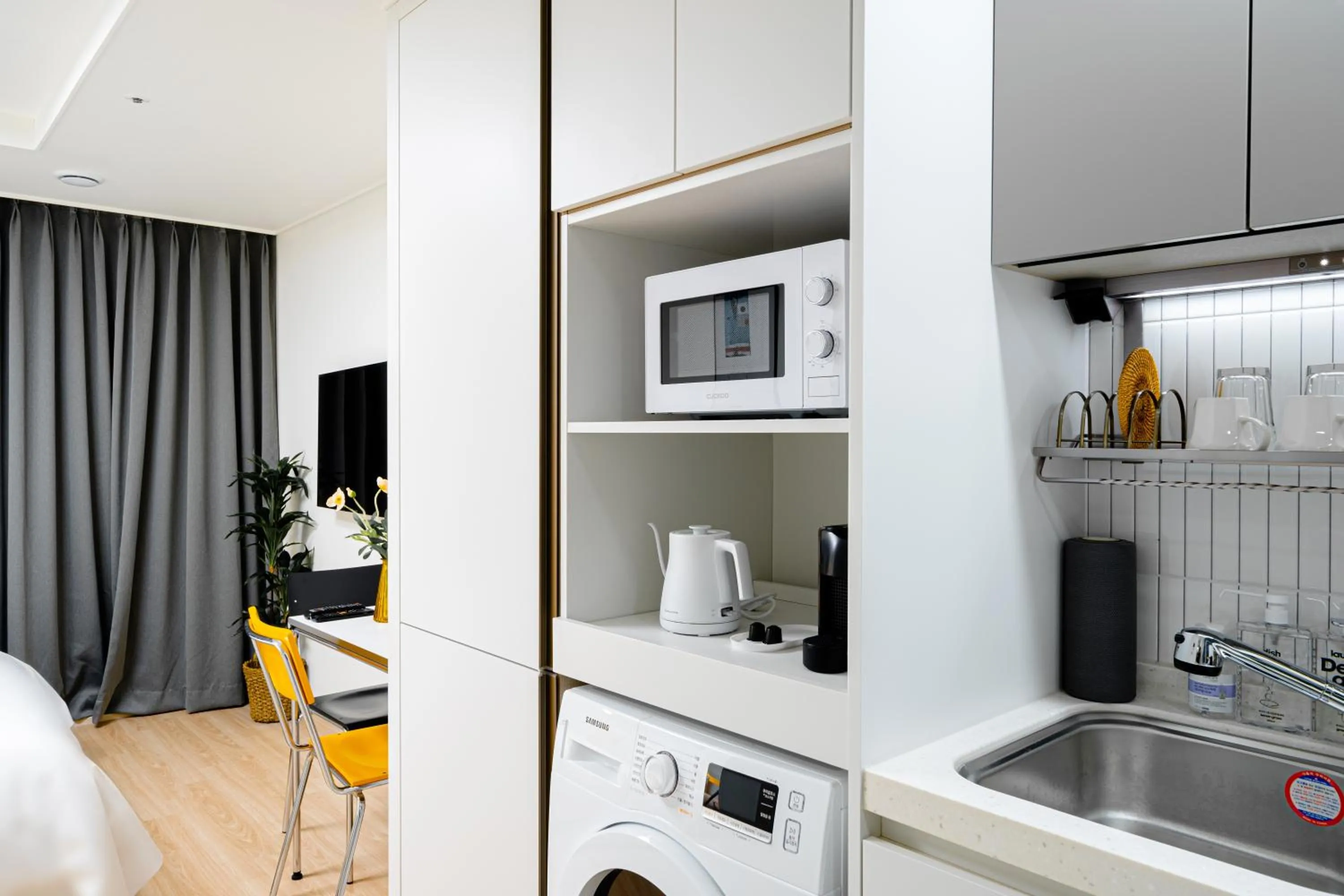 Kitchen or kitchenette in Urbanstay Sokcho Deungdae Beach