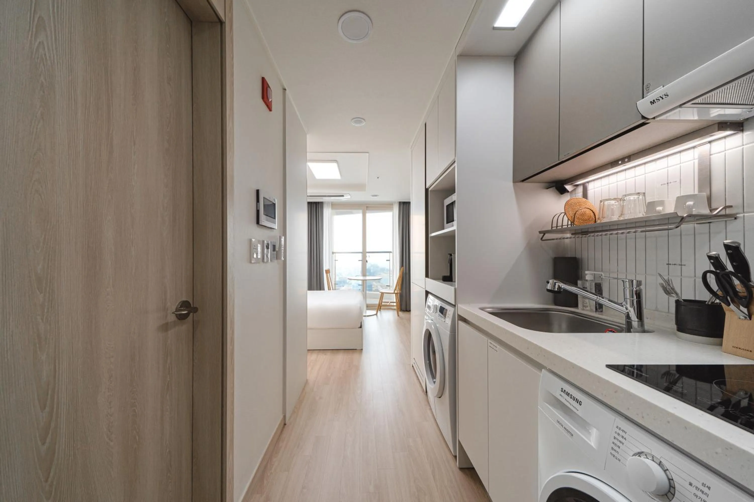 Photo of the whole room in Urbanstay Sokcho Deungdae Beach