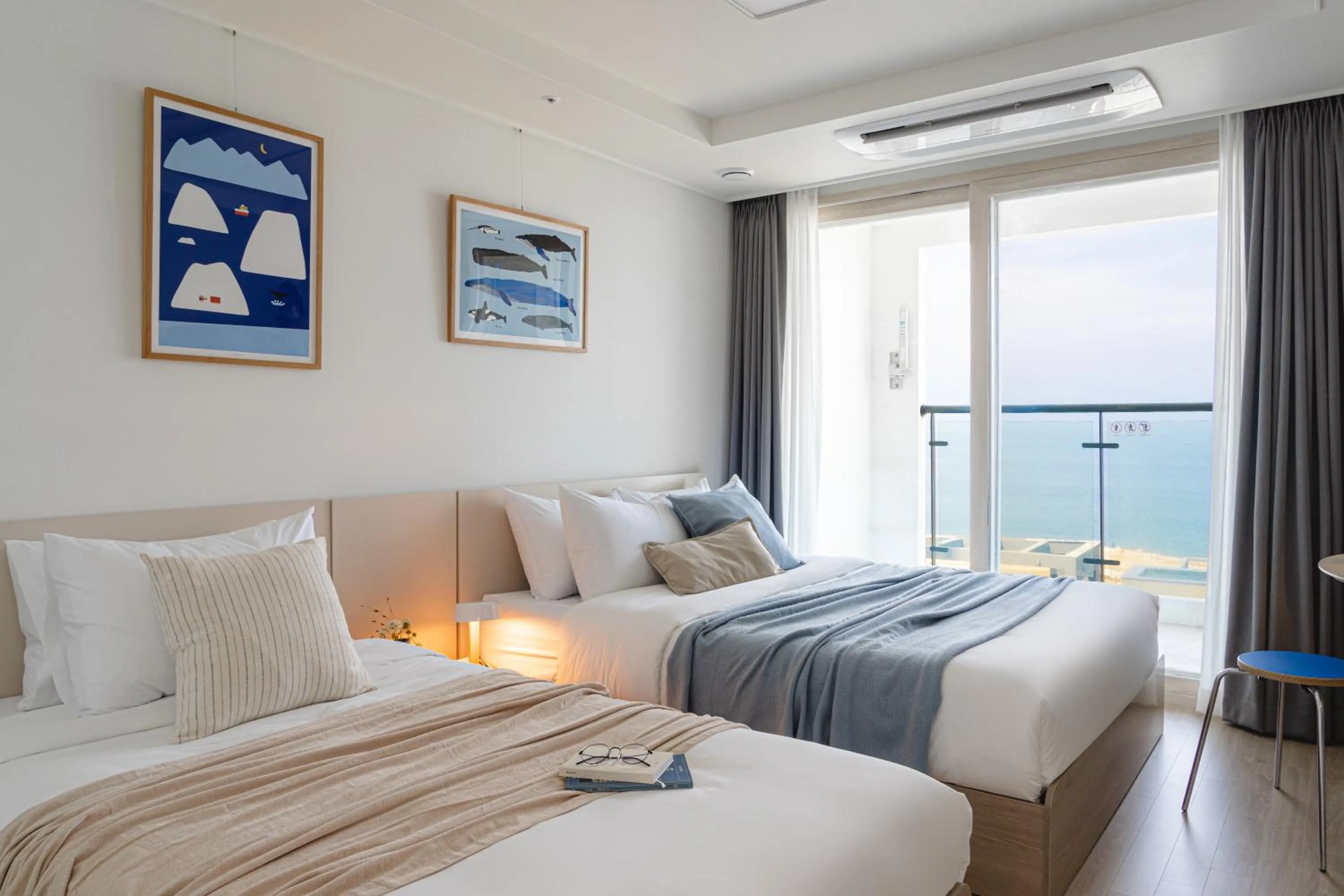 Photo of the whole room, Bed in Urbanstay Sokcho Deungdae Beach