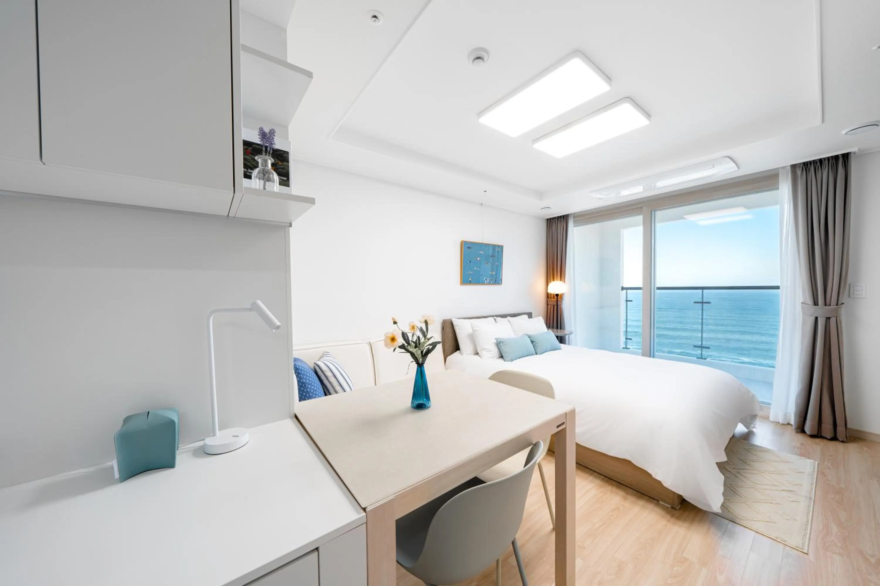 Photo of the whole room, Bed in Urbanstay Sokcho Deungdae Beach