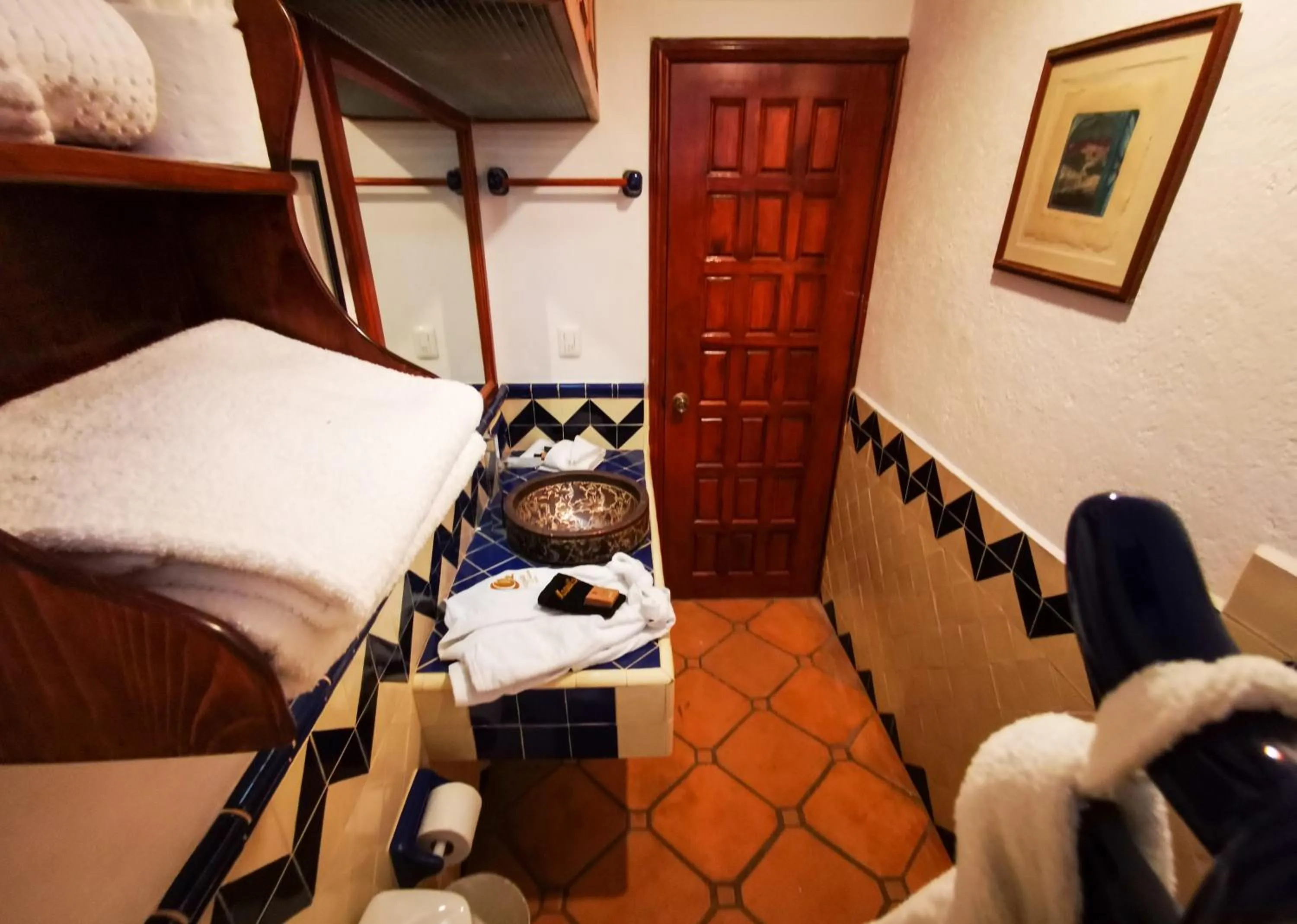 Bathroom, Bed in Hotel Chocolate Tradicional