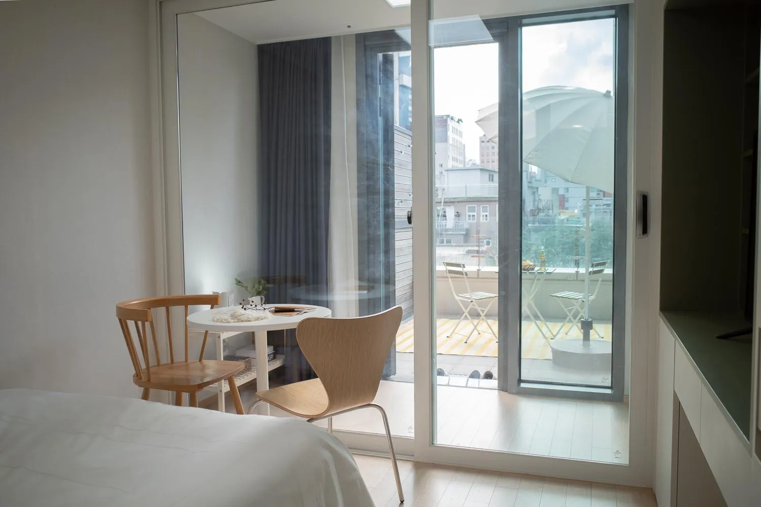 Photo of the whole room, Bed in Urbanstay Myeongdong