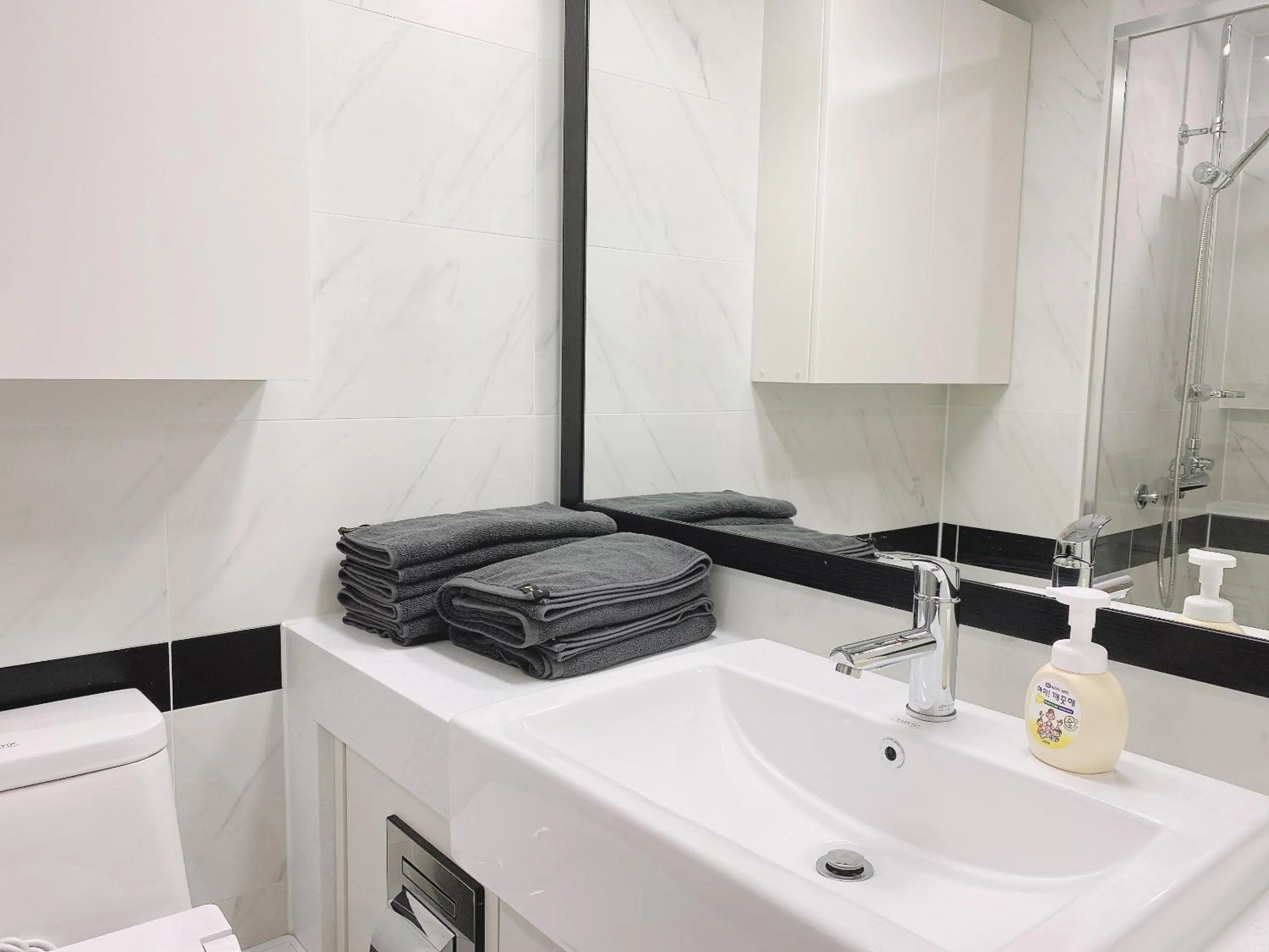 Toilet in Urbanstay Jeju Airport