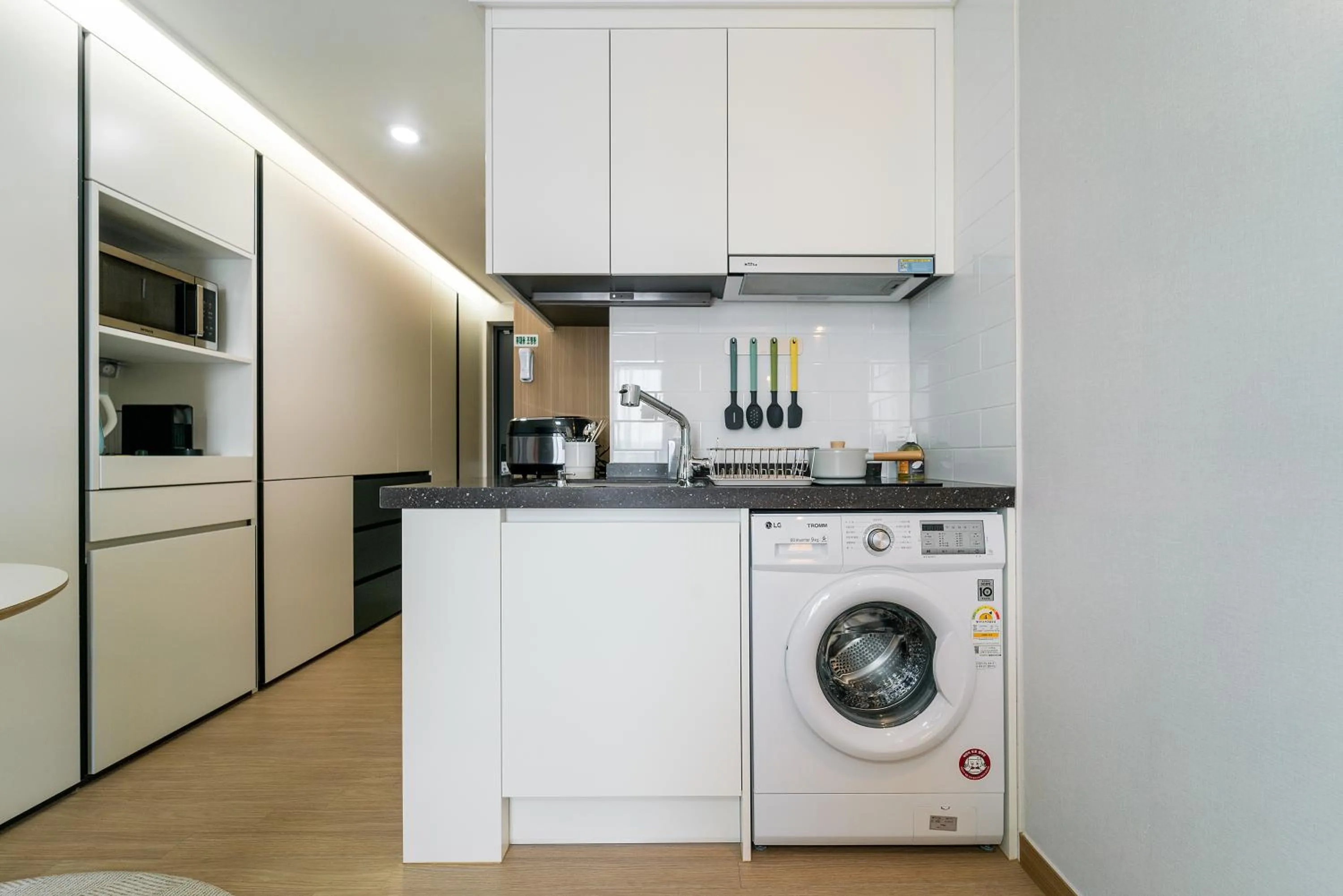 Kitchen or kitchenette in Urbanstay Jeju Airport