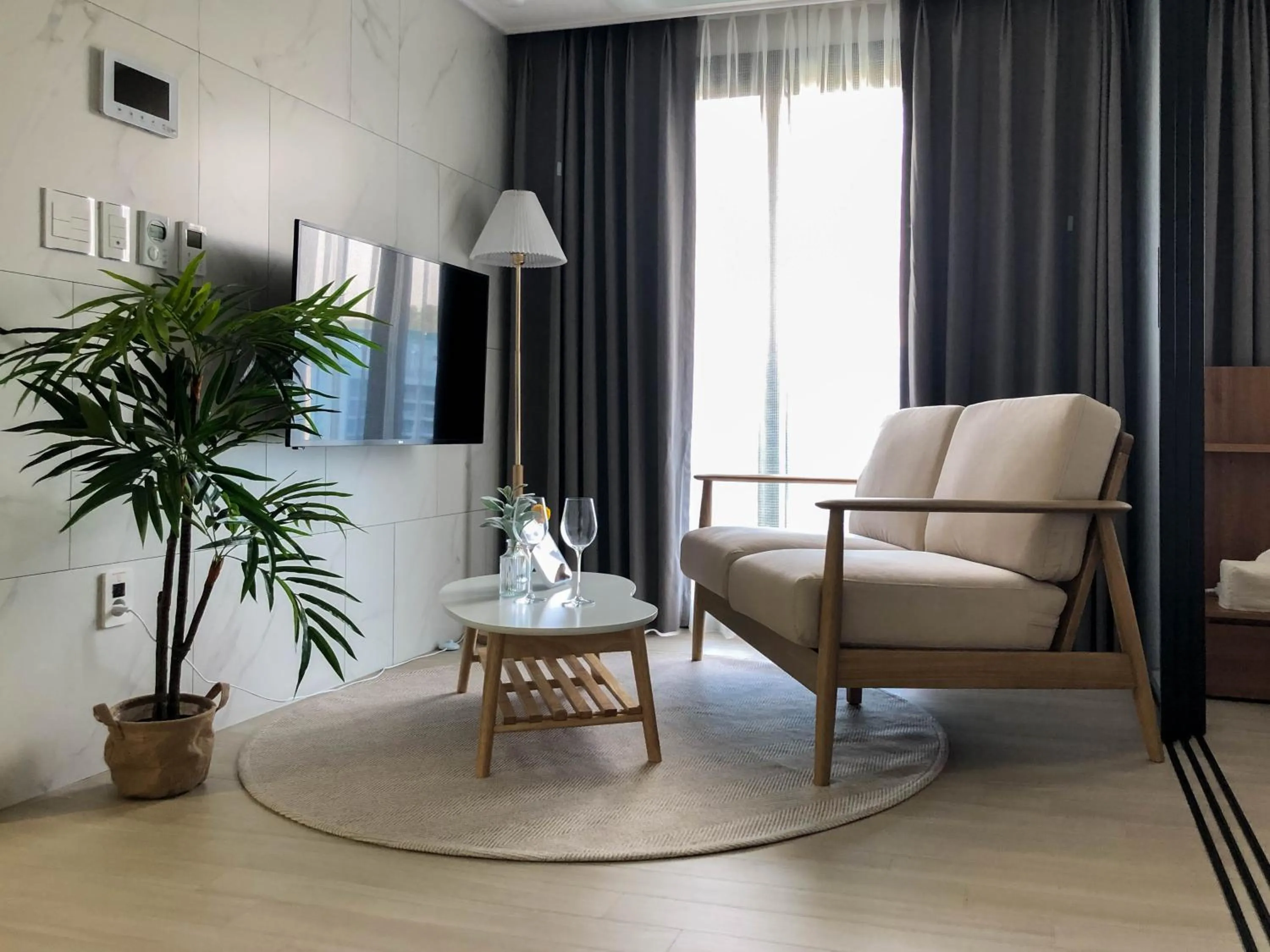 TV and multimedia in Urbanstay Jeju Airport