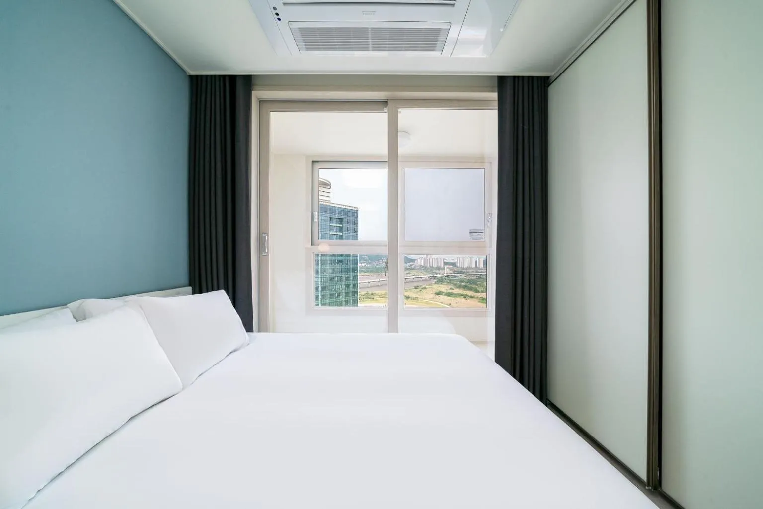 Bed in Urbanstay Songdo Moonlight Park