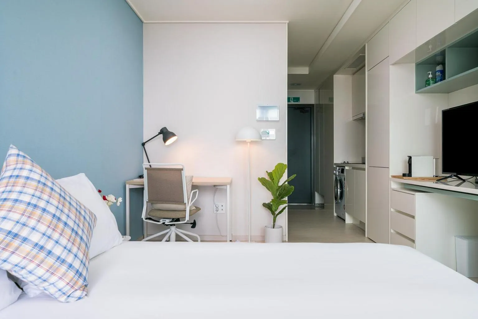 Photo of the whole room, Bed in Urbanstay Songdo Moonlight Park