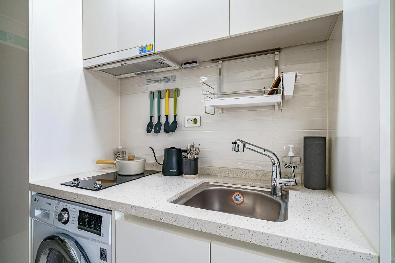 Kitchen or kitchenette in Urbanstay Songdo Moonlight Park