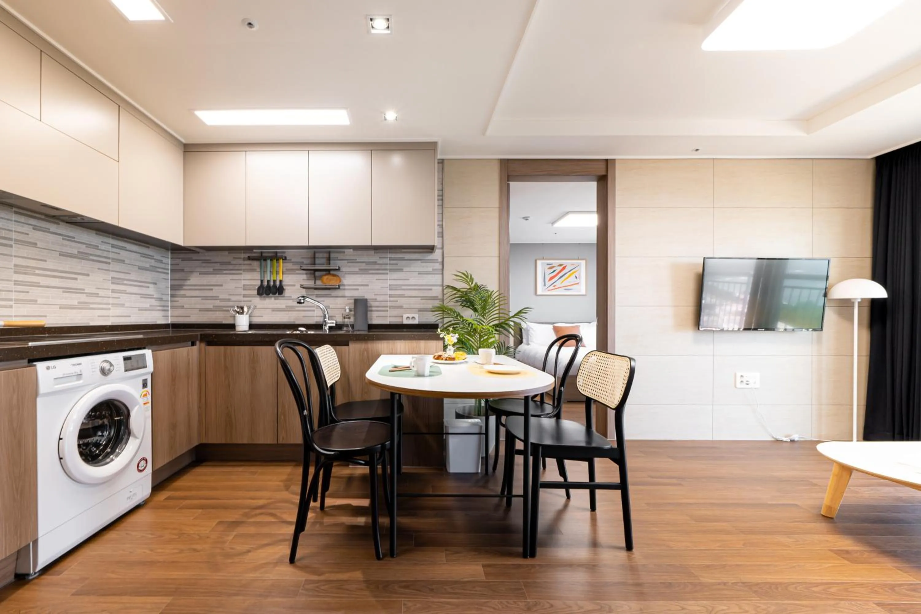 Dining area in Urbanstay Sokcho beach C