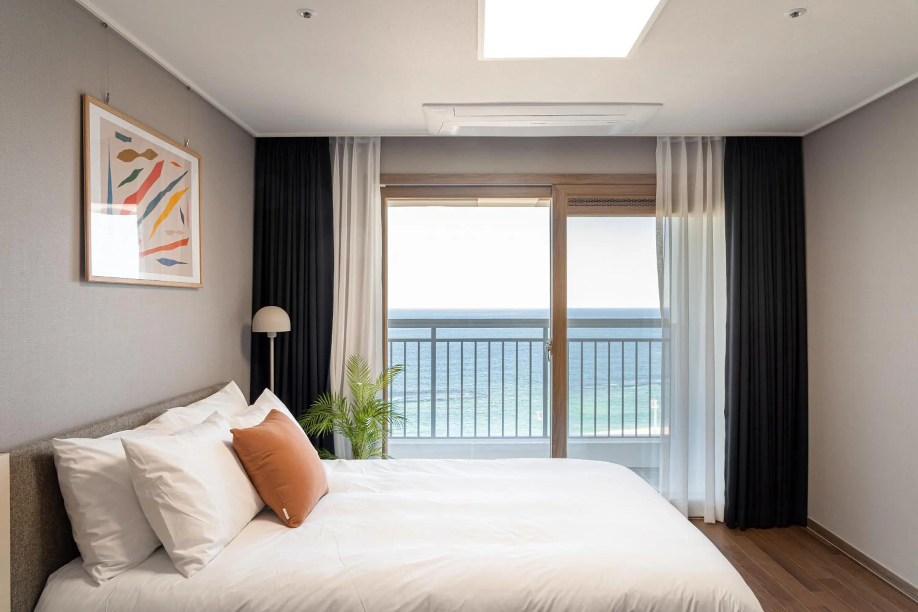 Bed in Urbanstay Sokcho beach C
