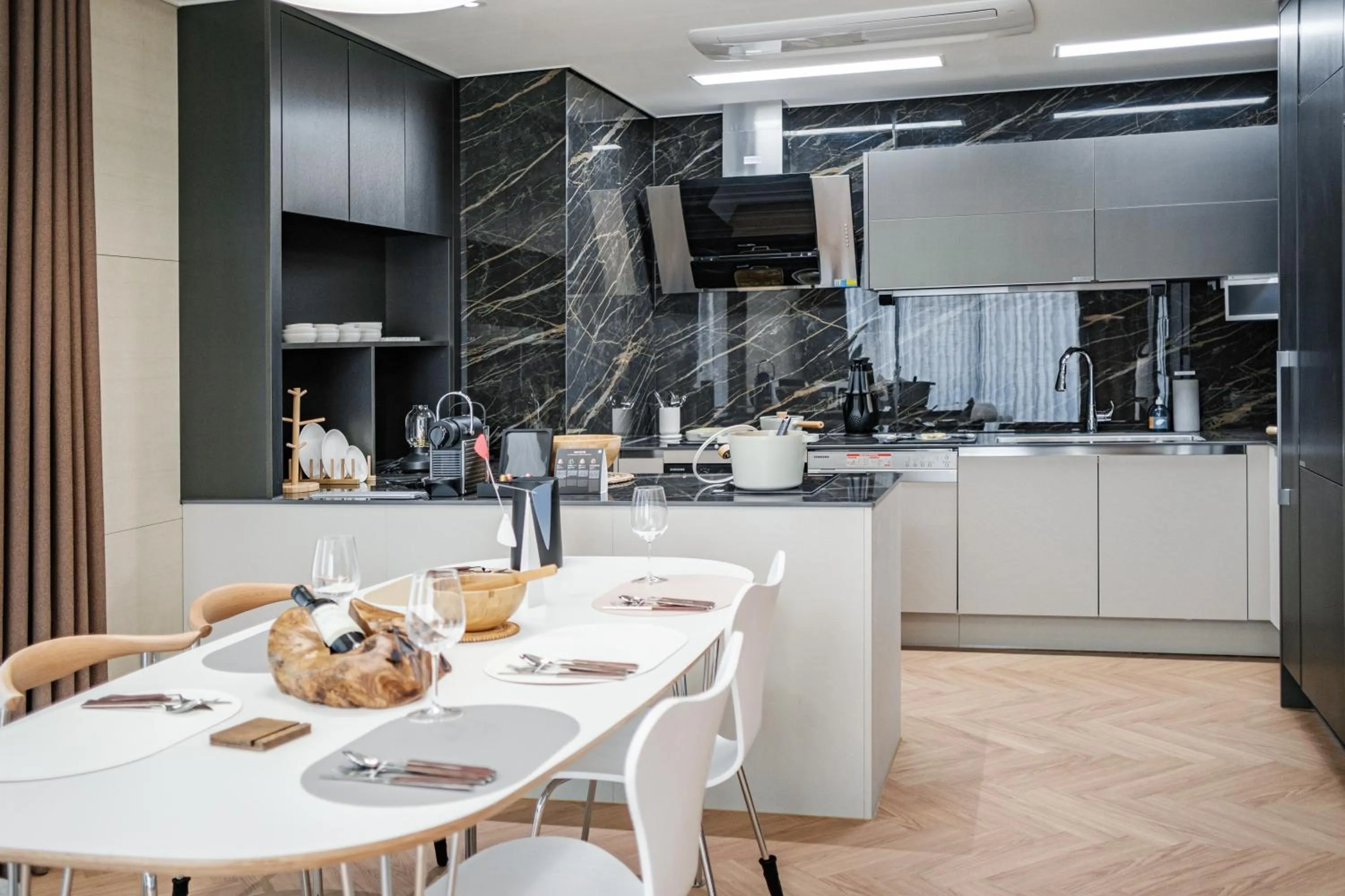 Dining area in Le Collective Busan station