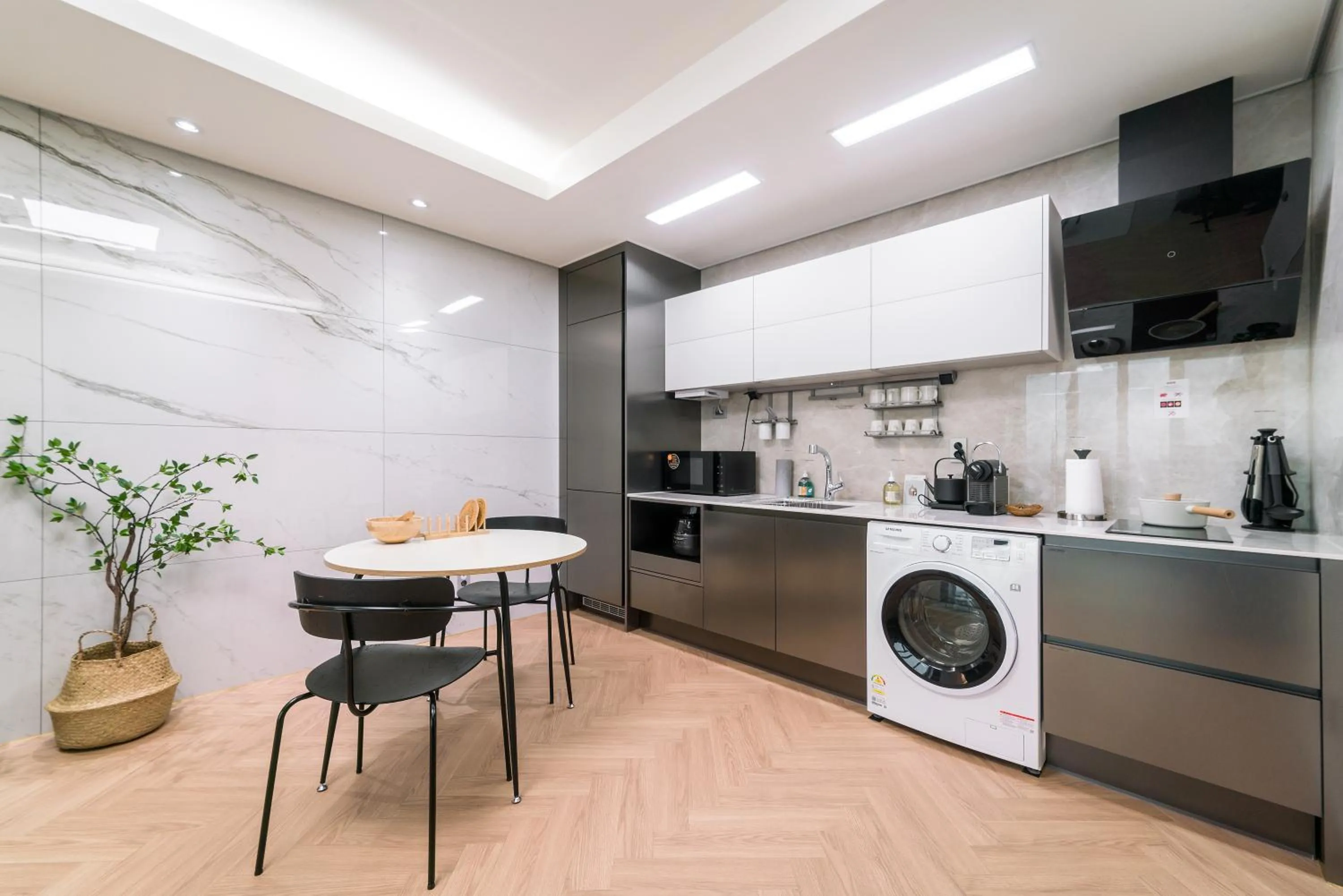 Coffee/tea facilities in Le Collective Busan station