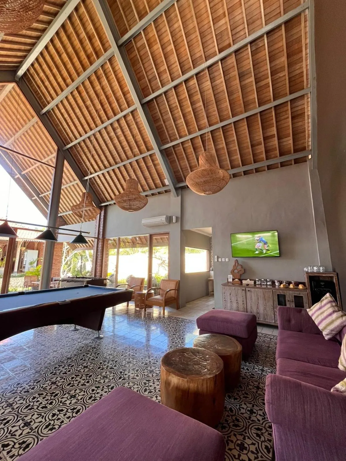 Communal lounge/ TV room in Vivara Bali Private Pool Villas & Spa Retreat