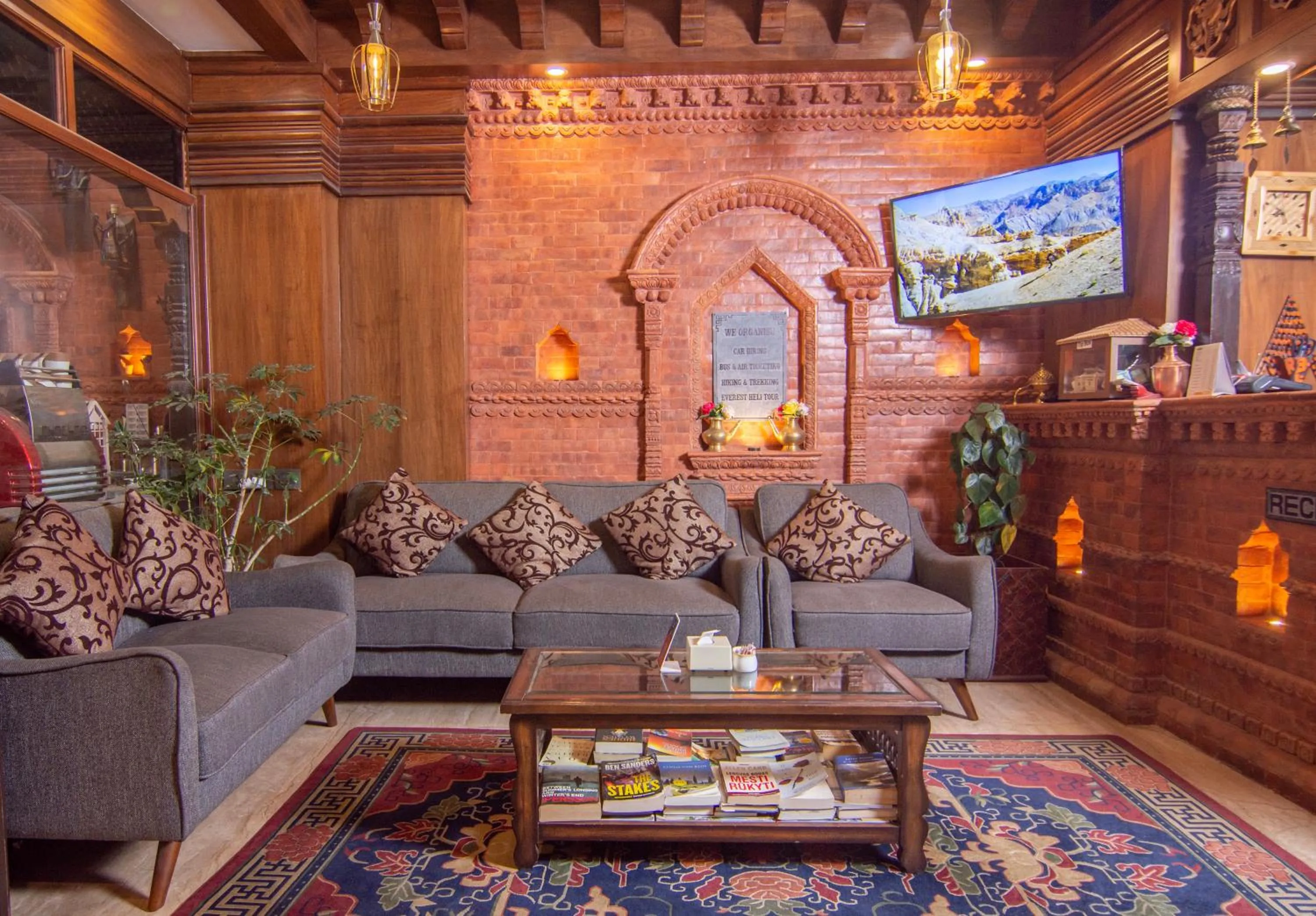 Lobby or reception in Everest Boutique Hotel