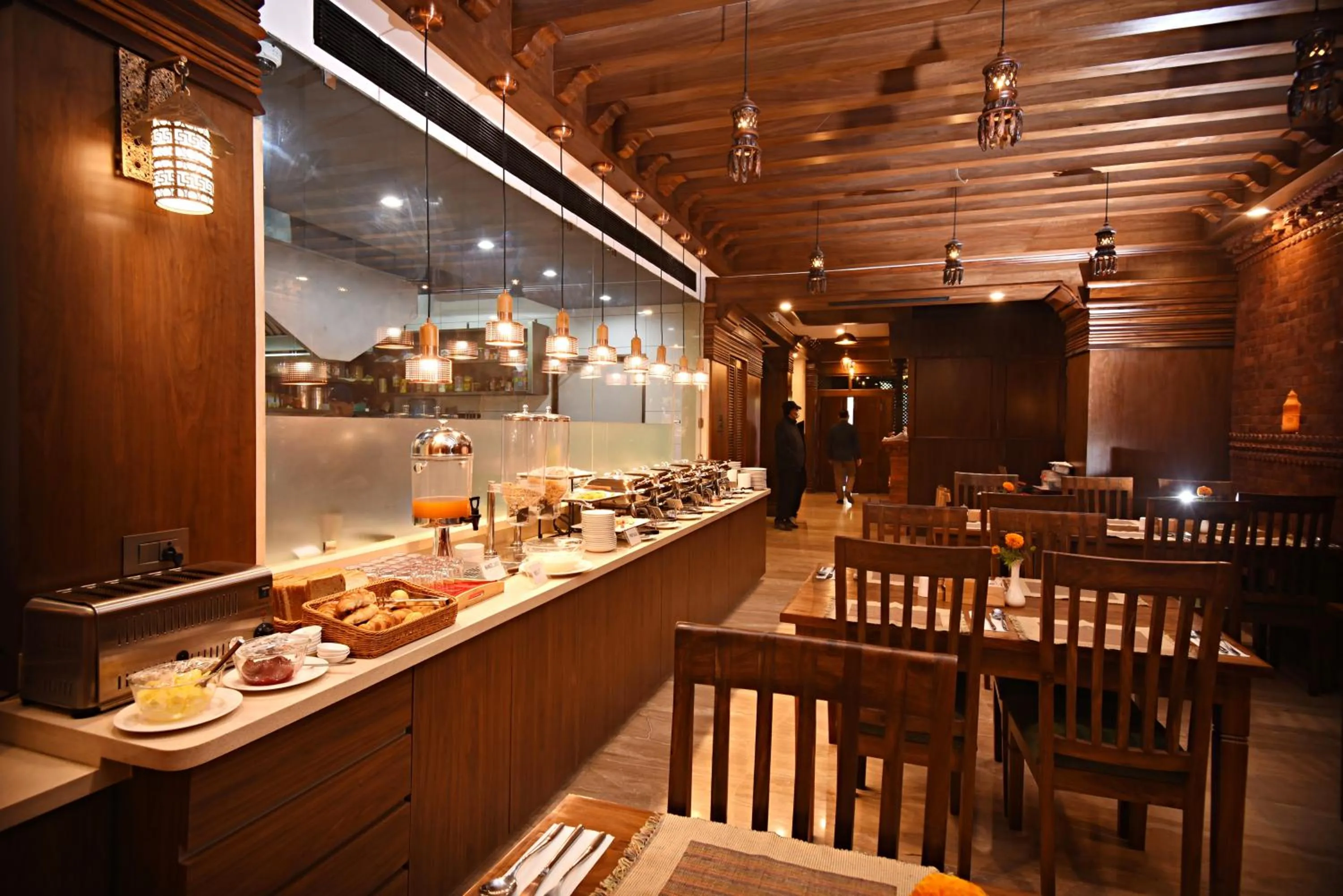 Food and drinks in Everest Boutique Hotel