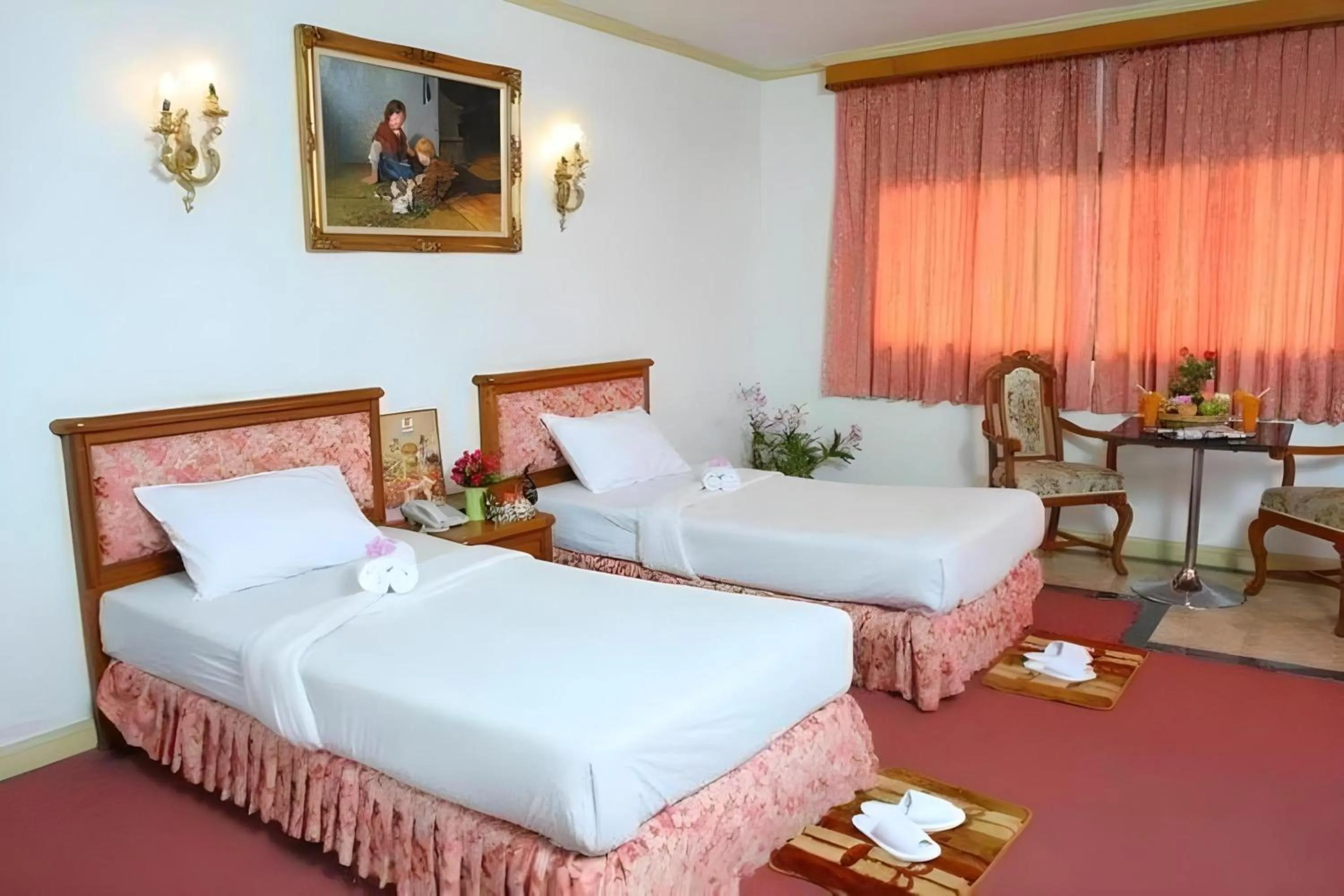 Photo of the whole room, Bed in OYO 75466 -13 Coins Bang Yai Hotel