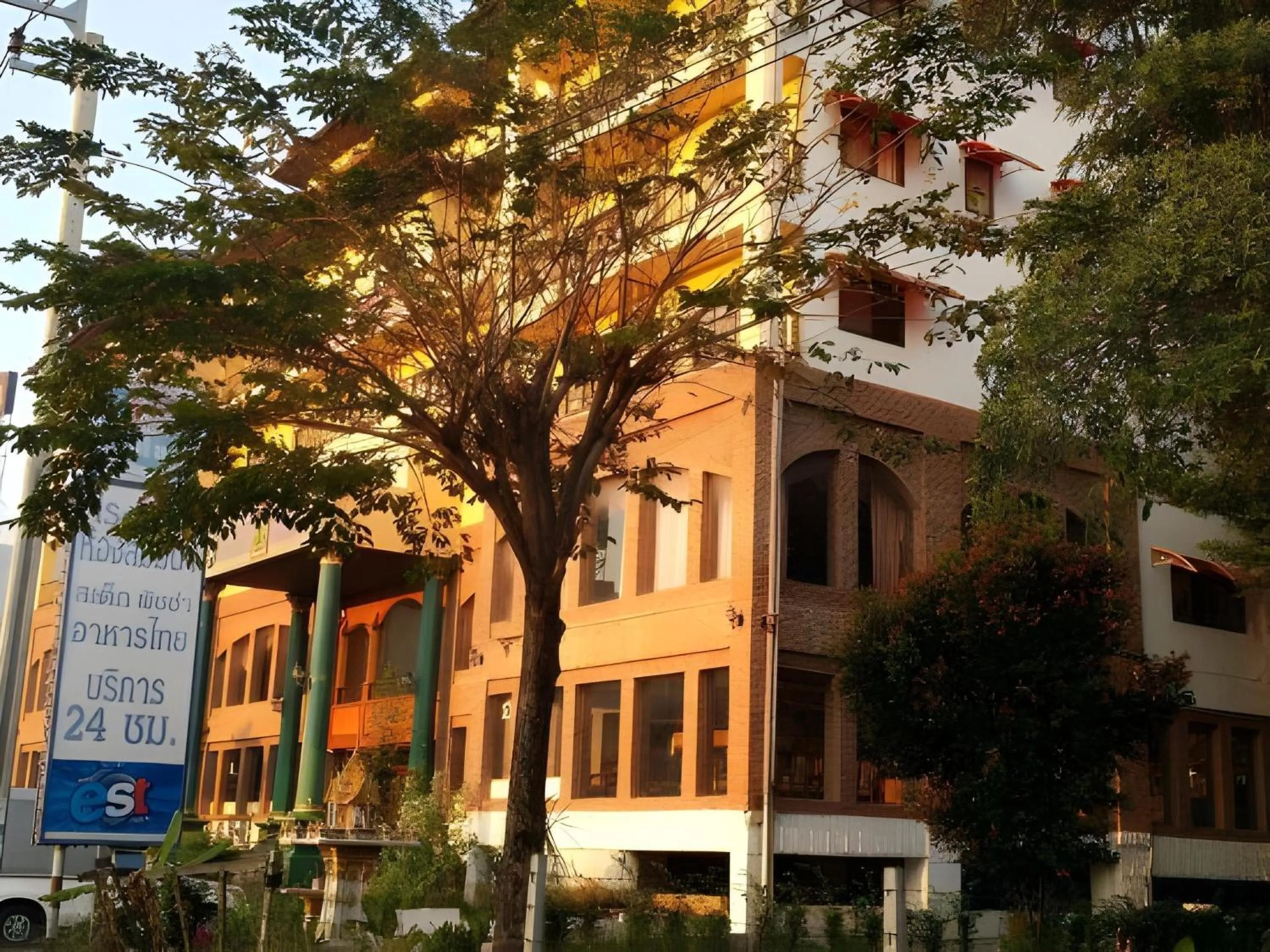 Property building in OYO 75466 -13 Coins Bang Yai Hotel