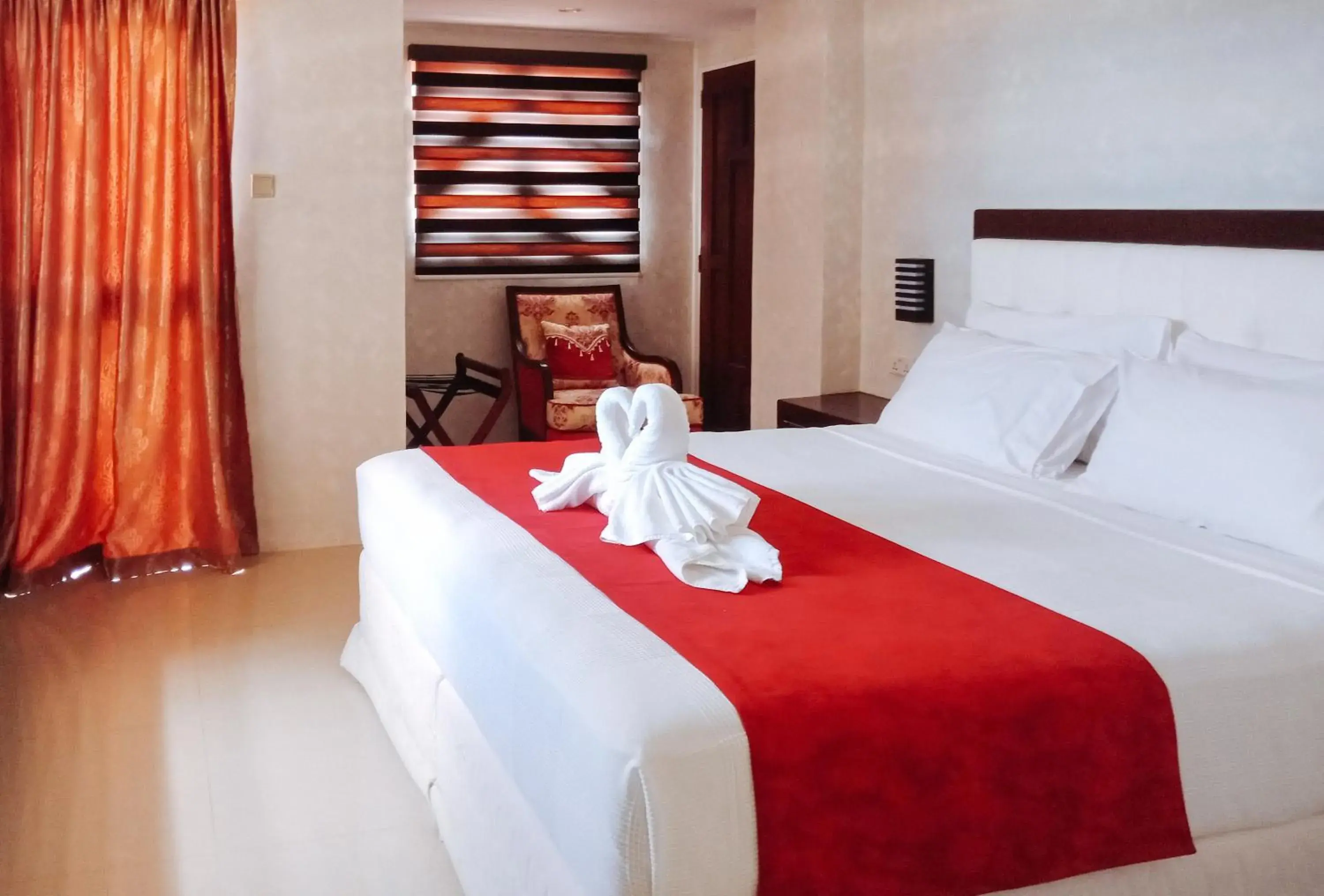 Deluxe Room in RedDoorz @ Joyce Palace Antique Deluxe Room in RedDoorz @ Joyce Palace Antique