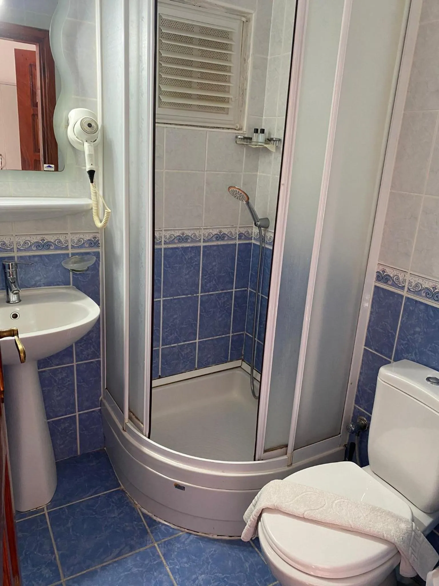 Toilet in Sevgi Hotel Kalkan