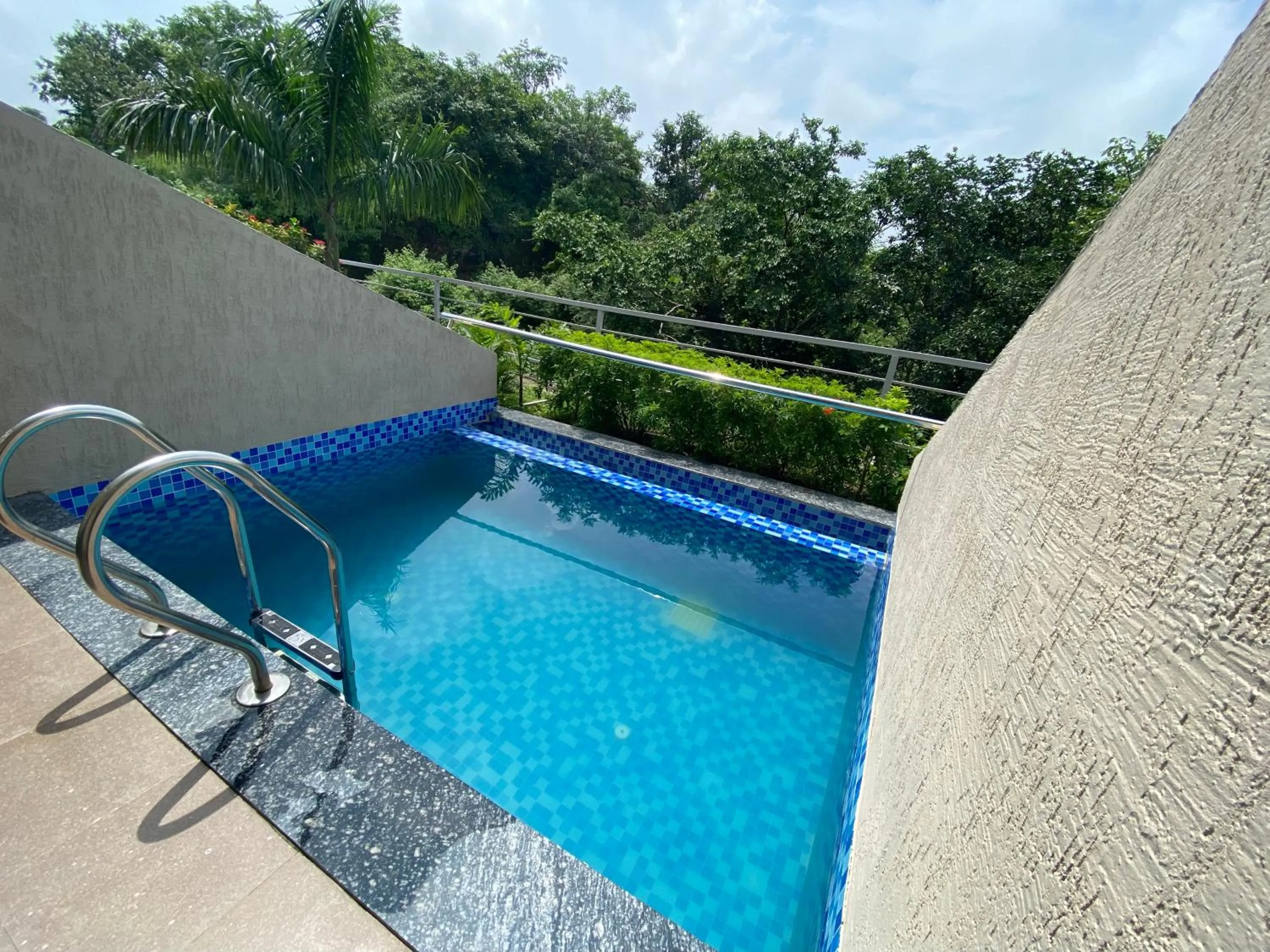 Swimming pool in Turban Bhawani Heritage, Kumbhalgarh