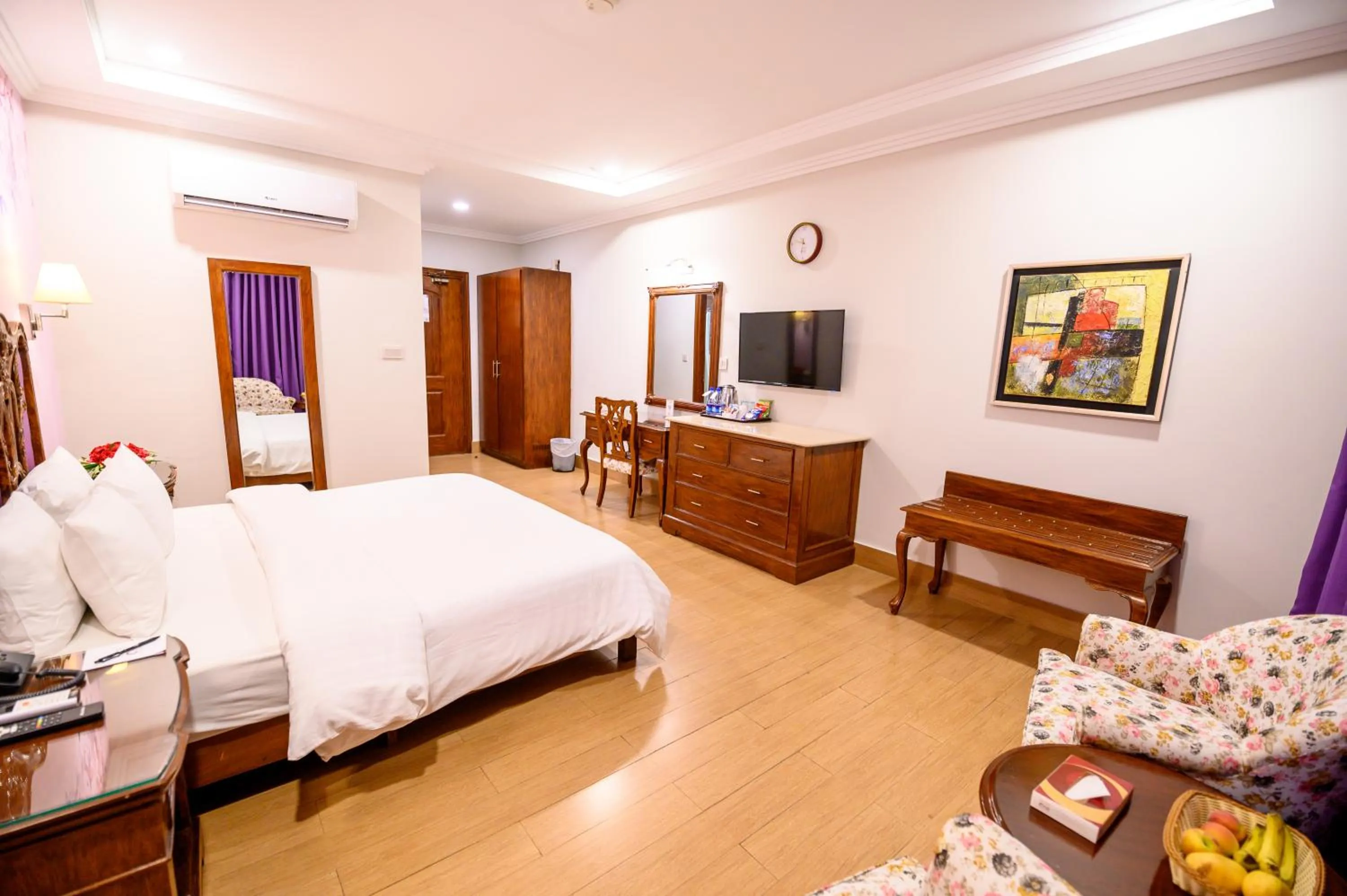 Bedroom, Bed in Hotel One Sargodha
