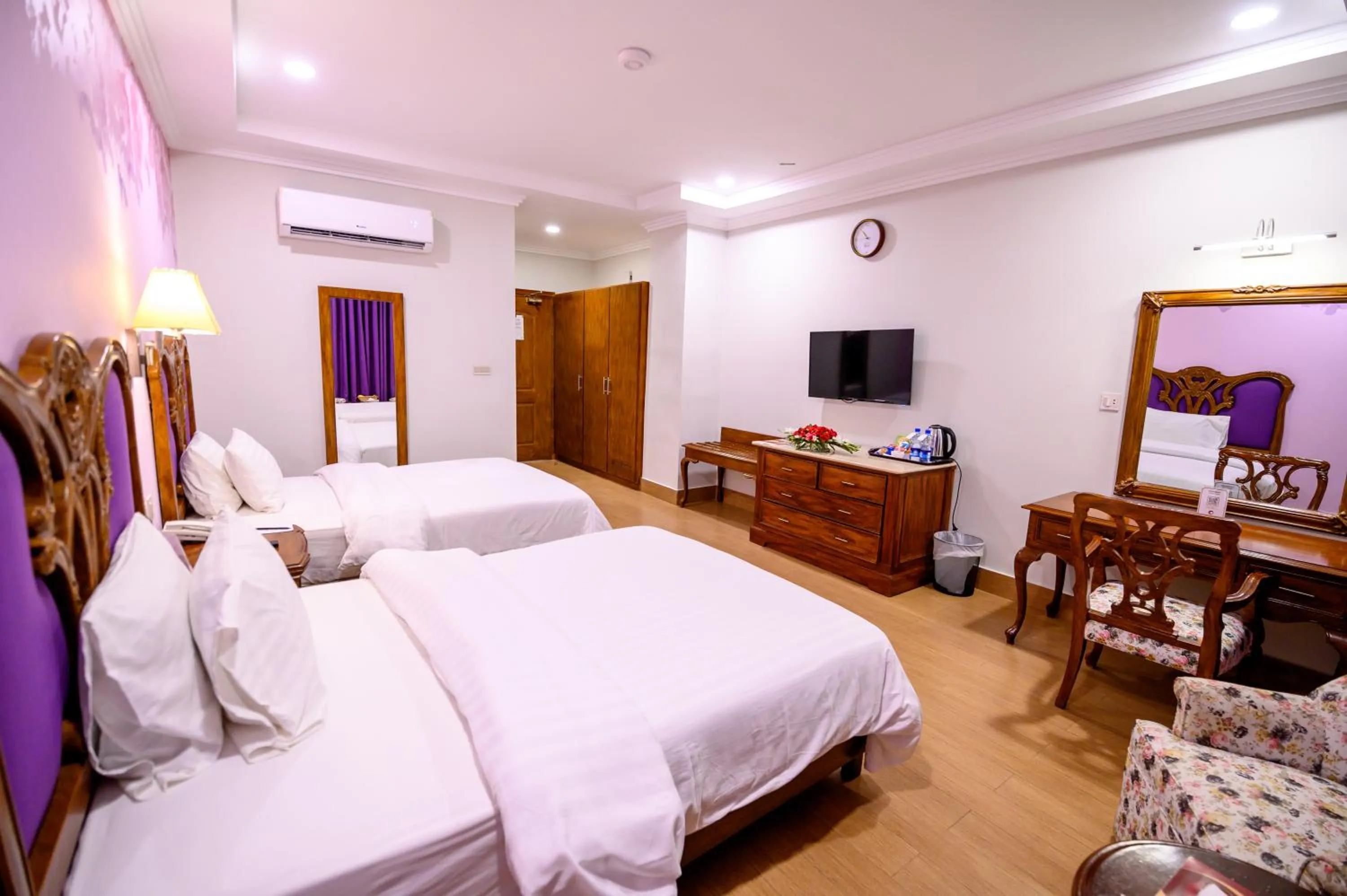 Bedroom, Bed in Hotel One Sargodha