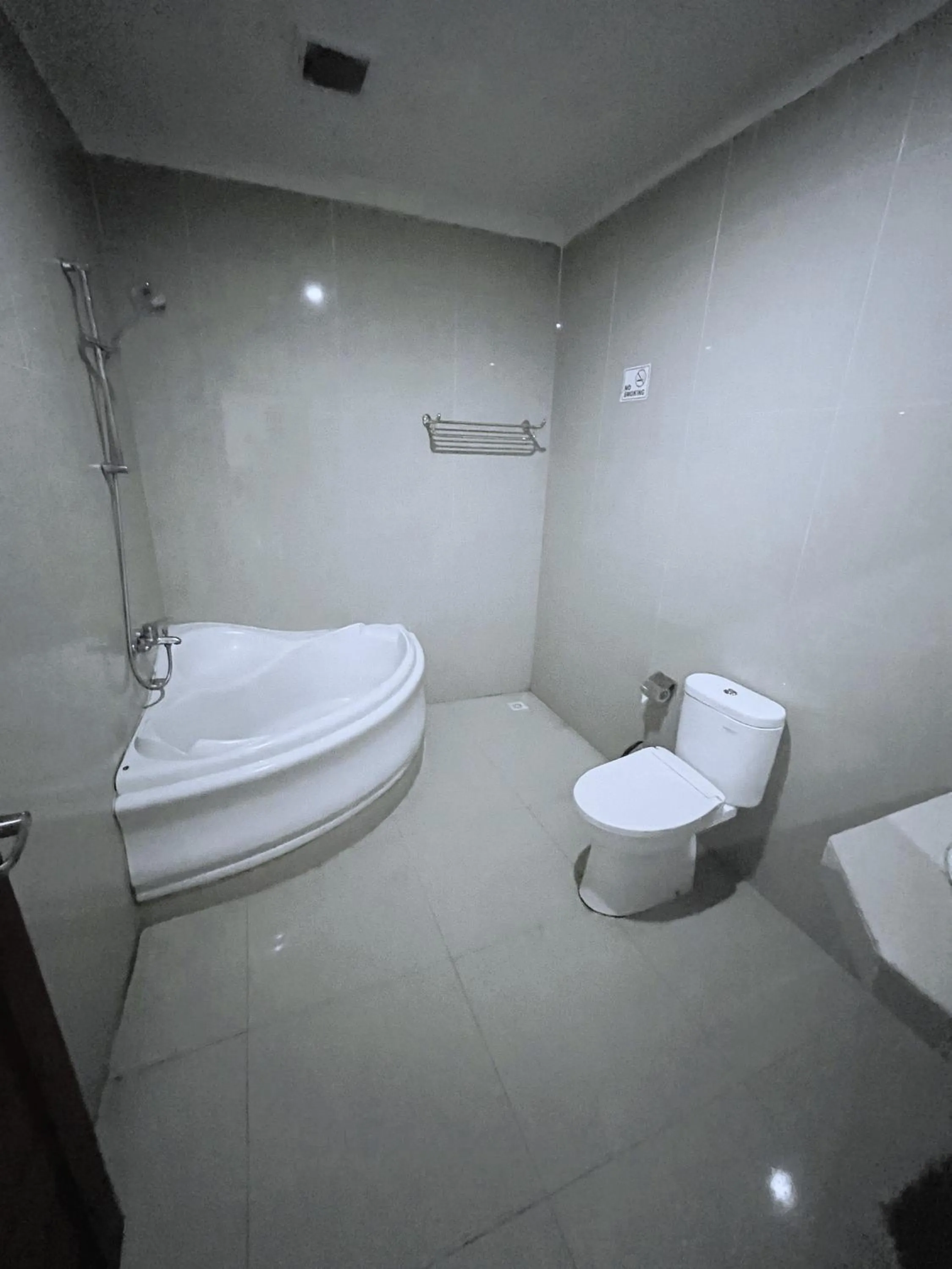 Shower in Caldera Hotel & Restaurant