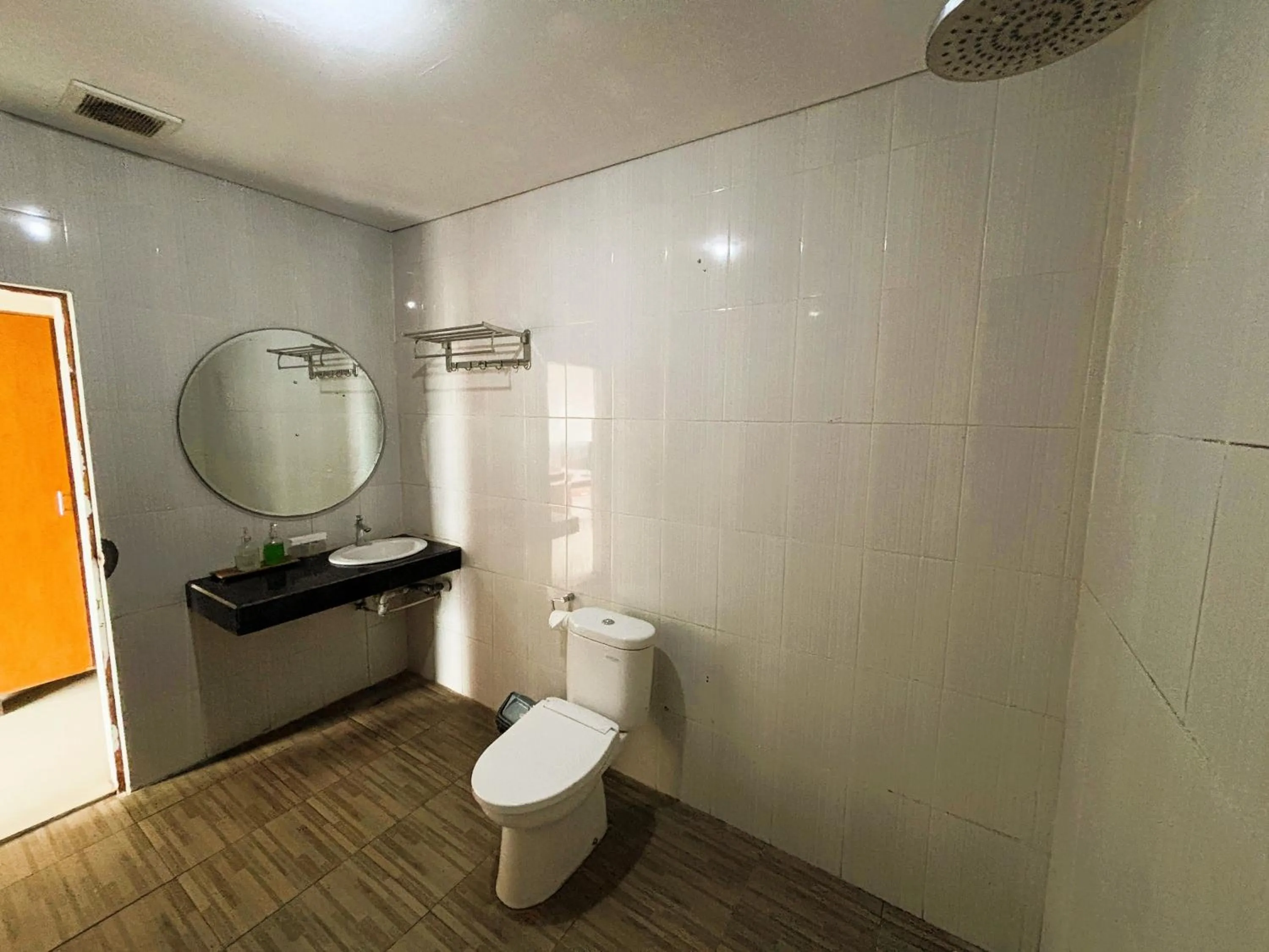 Toilet in Caldera Hotel & Restaurant