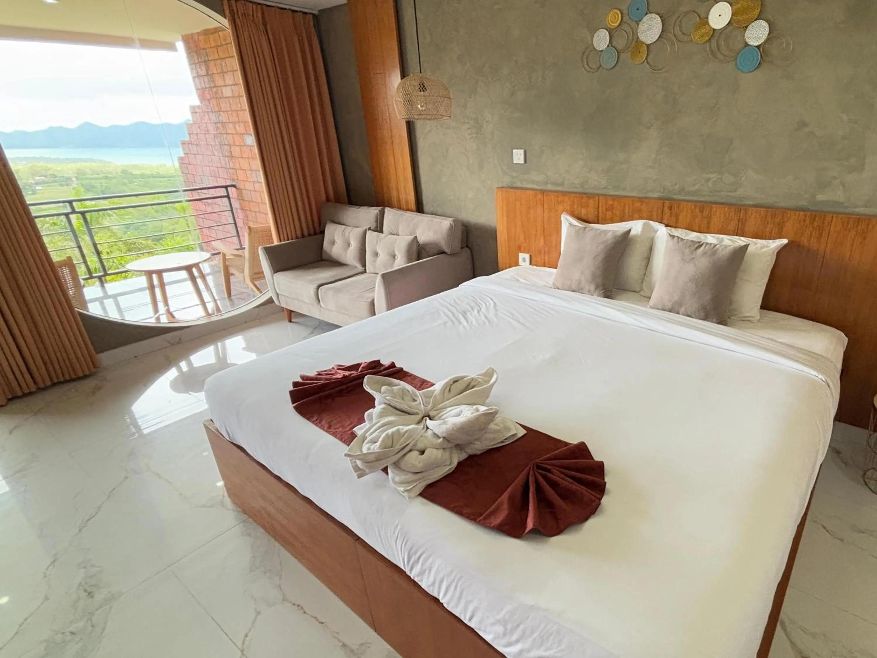 Bed in Caldera Hotel & Restaurant