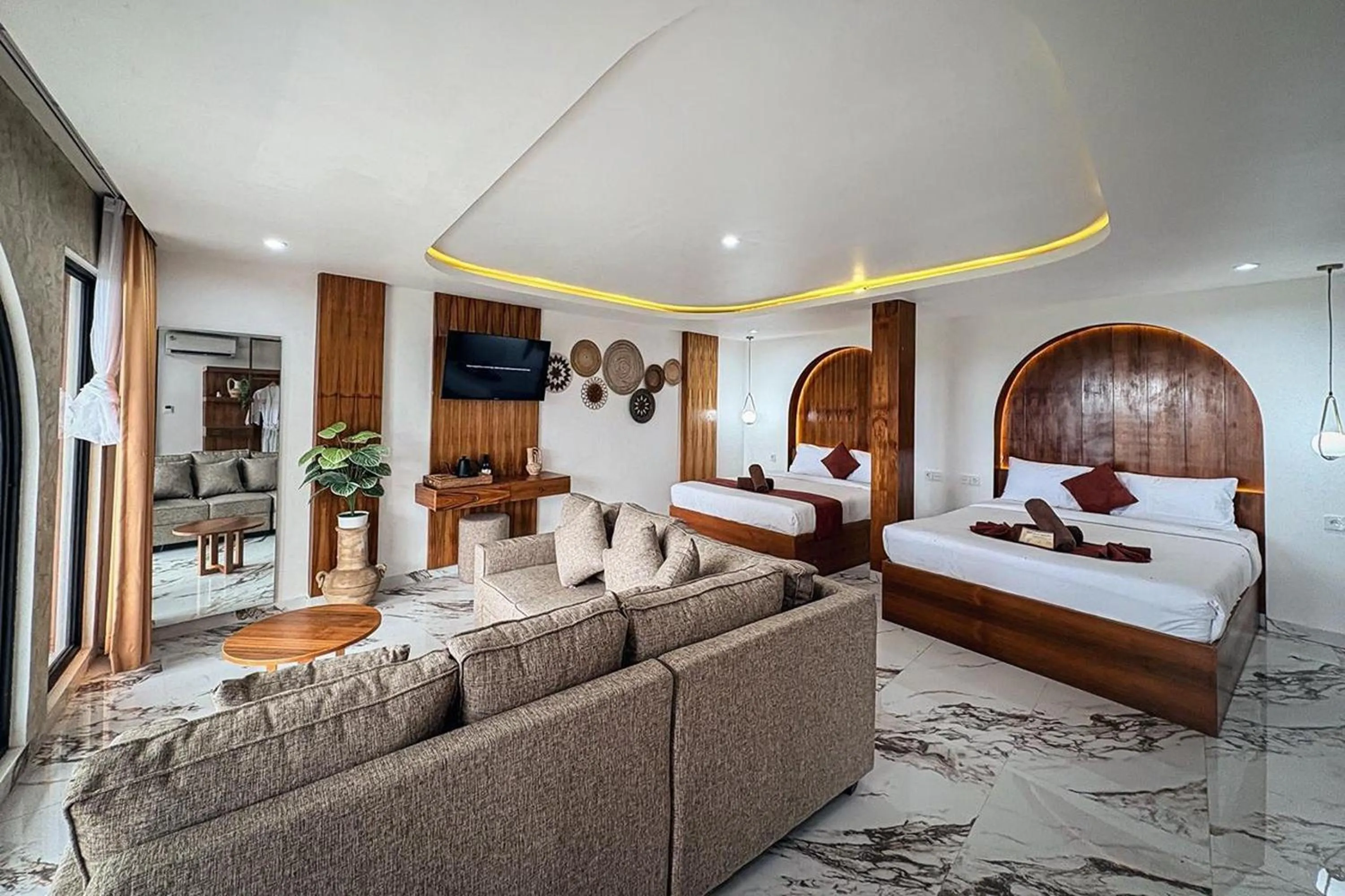 Bedroom, Bed in Caldera Hotel & Restaurant