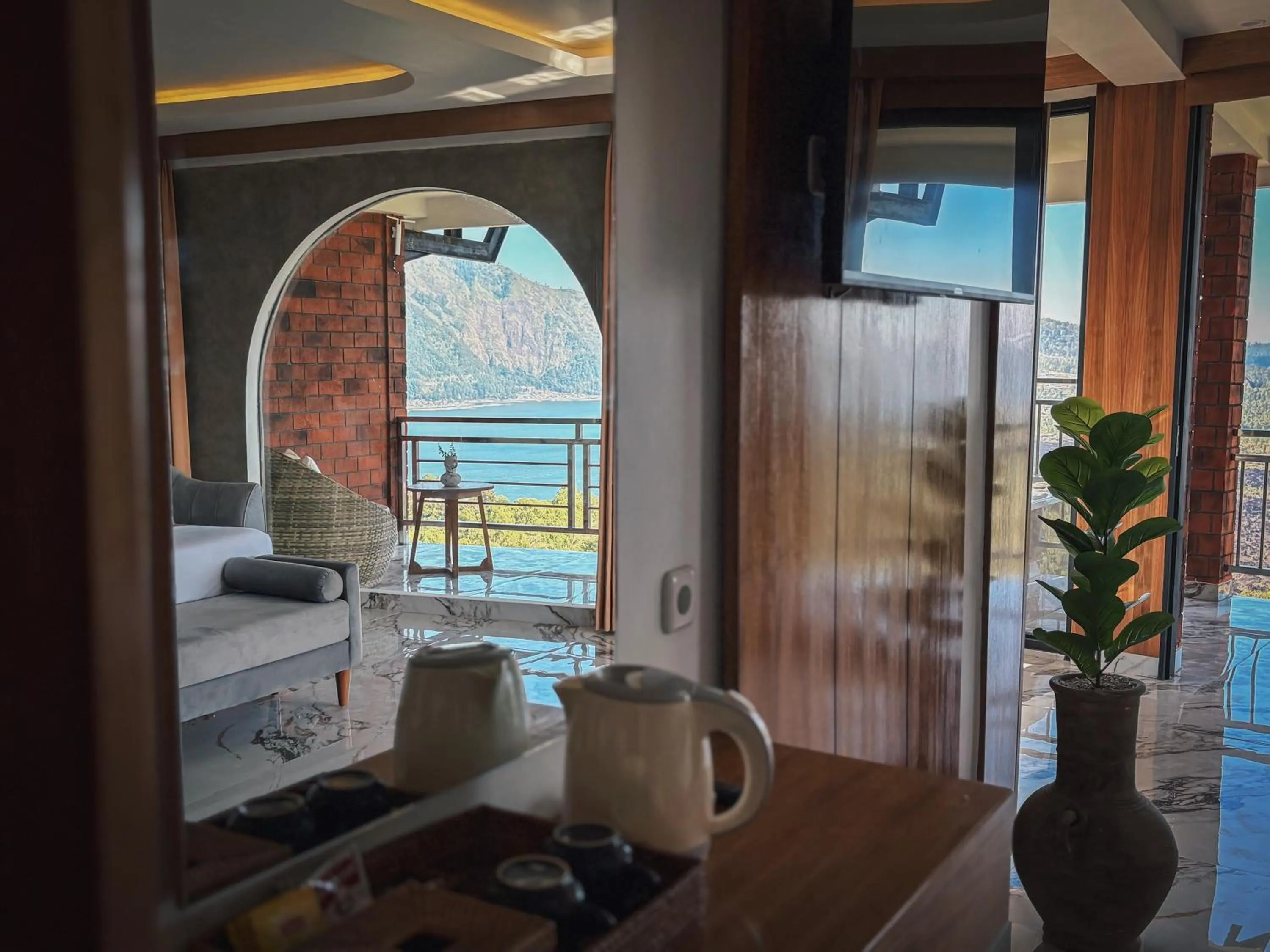 Bed in Caldera Hotel & Restaurant