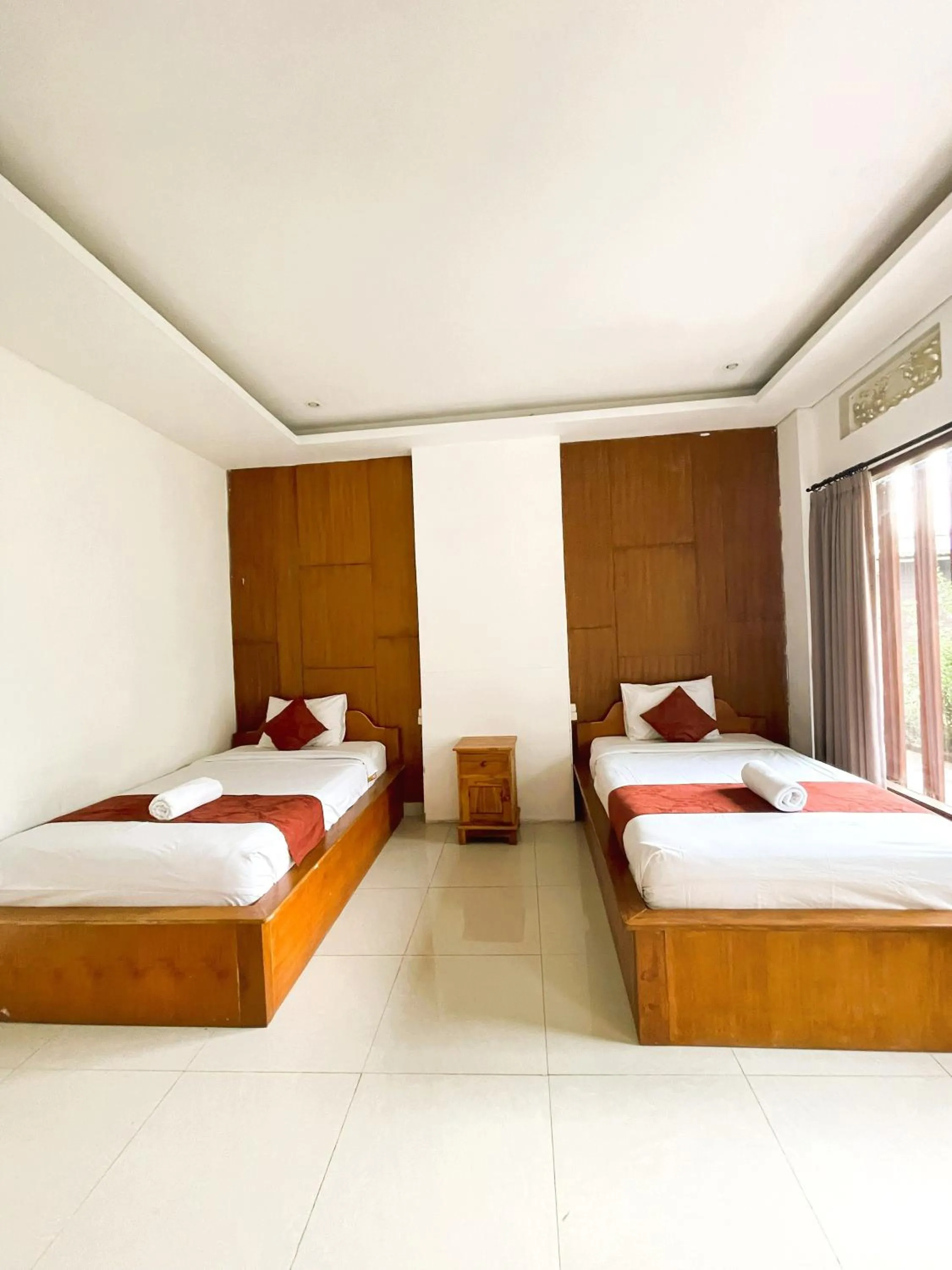 Bed in Caldera Hotel & Restaurant