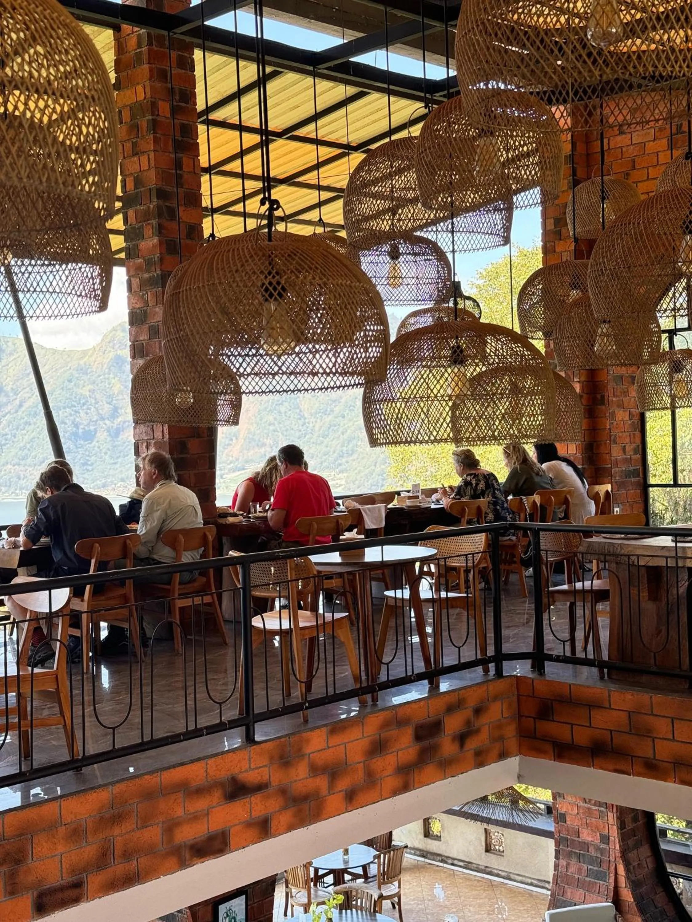 Restaurant/places to eat in Caldera Hotel & Restaurant