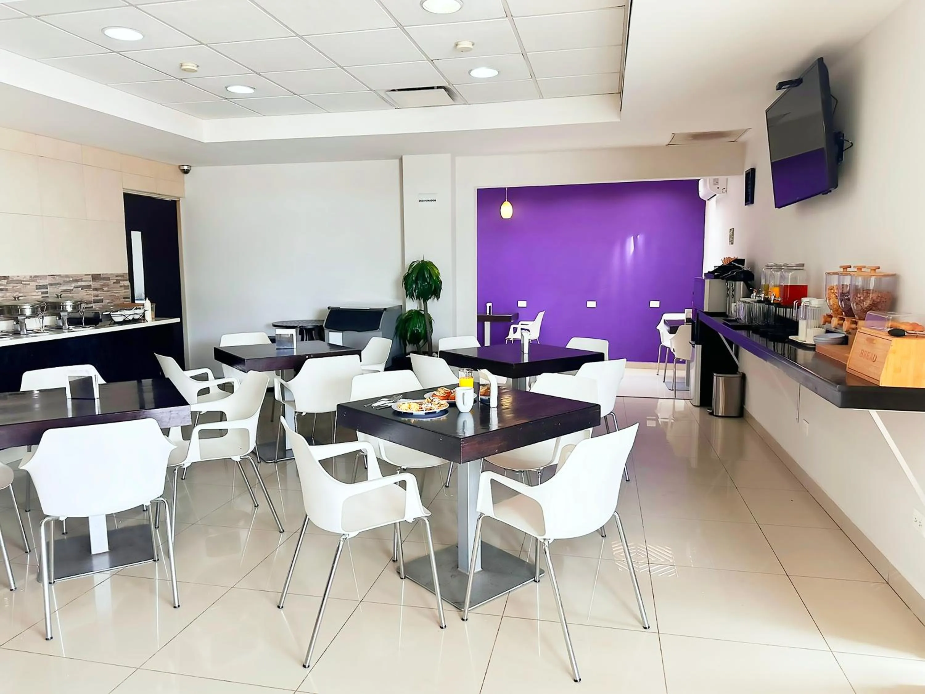 Restaurant/places to eat in Sleep Inn Culiacan