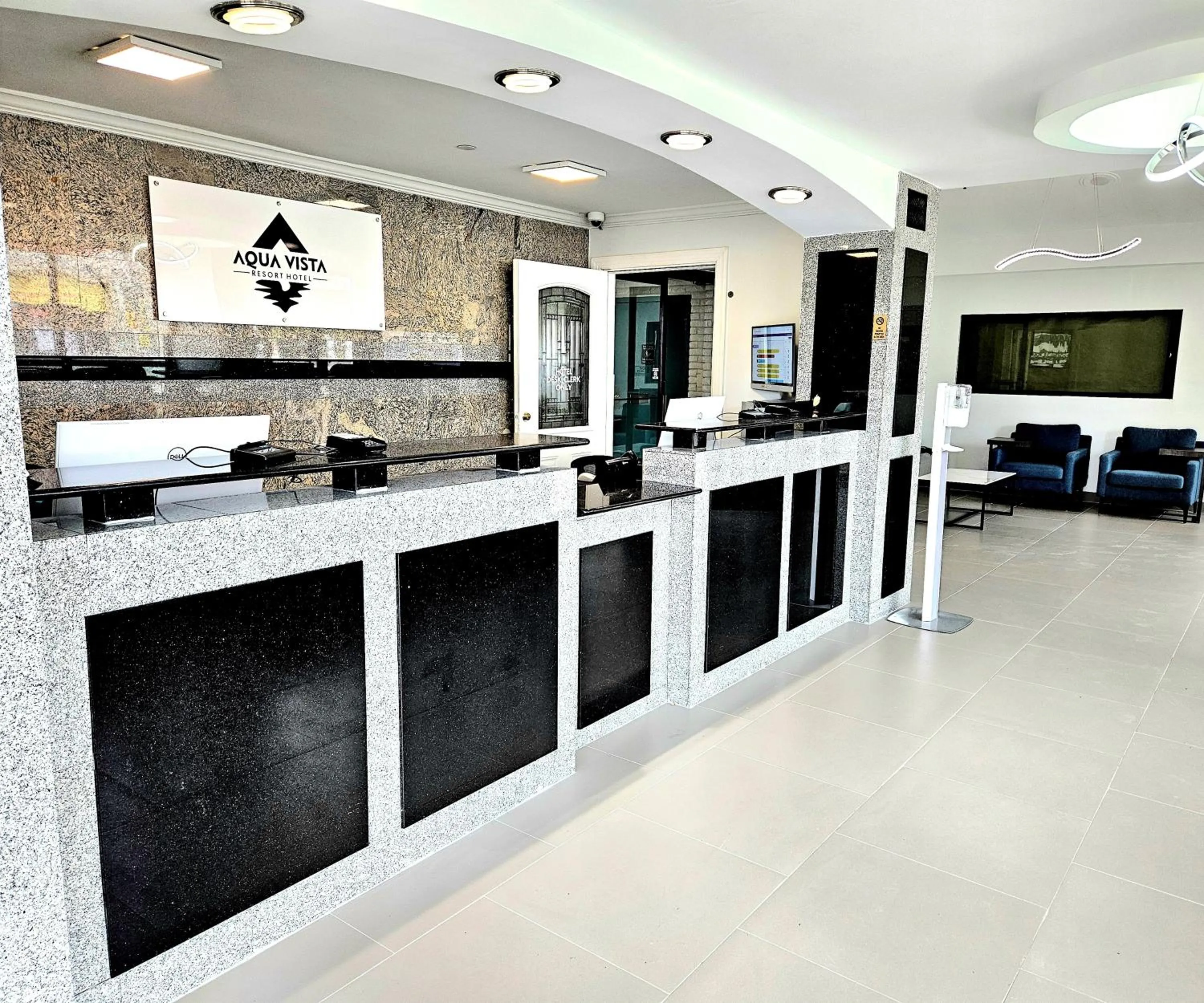 Lobby or reception, Kitchen/Kitchenette in Super 8 by Wyndham Virginia Beach Oceanfront