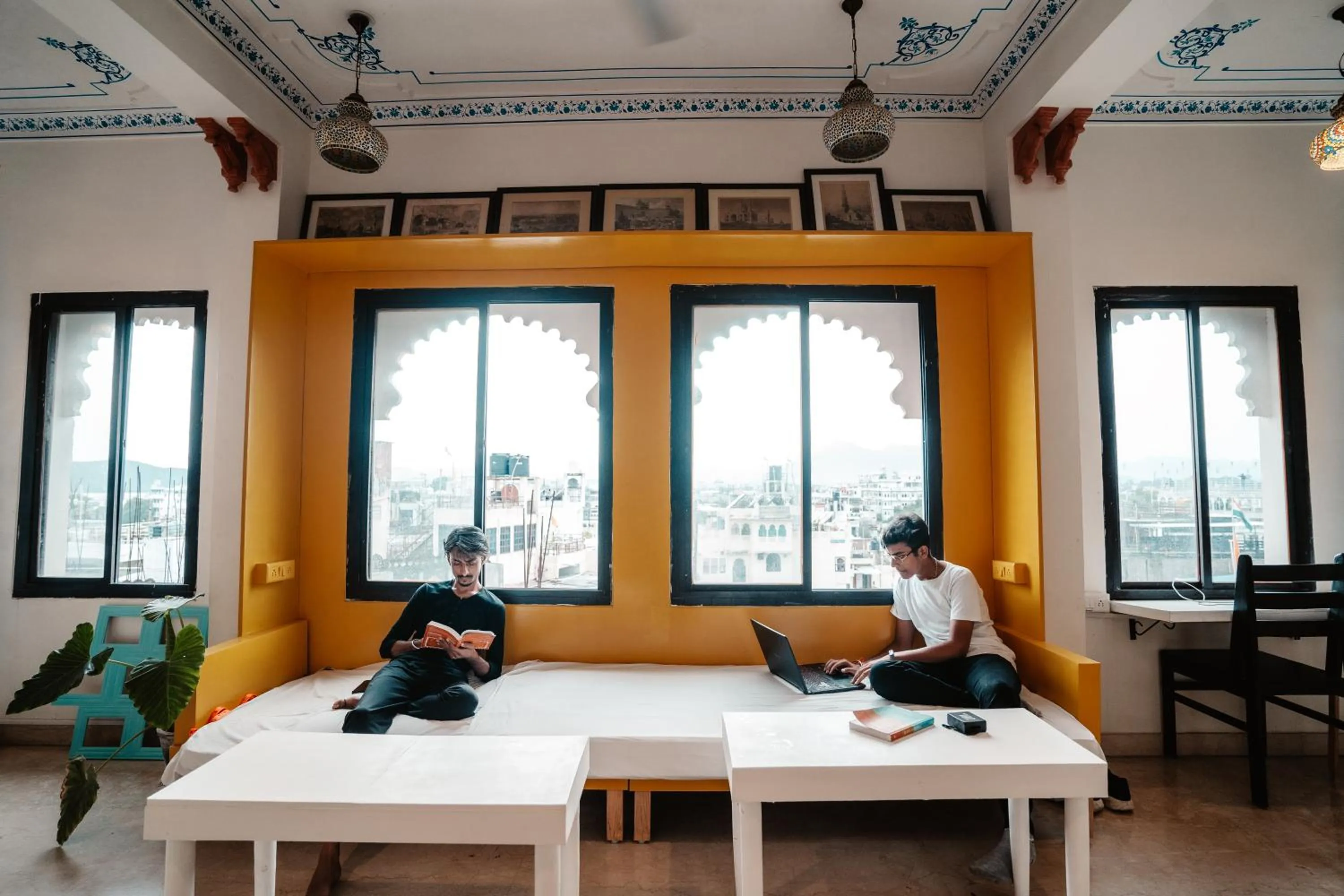 Communal lounge/ TV room in Citylights By MUSAFIR