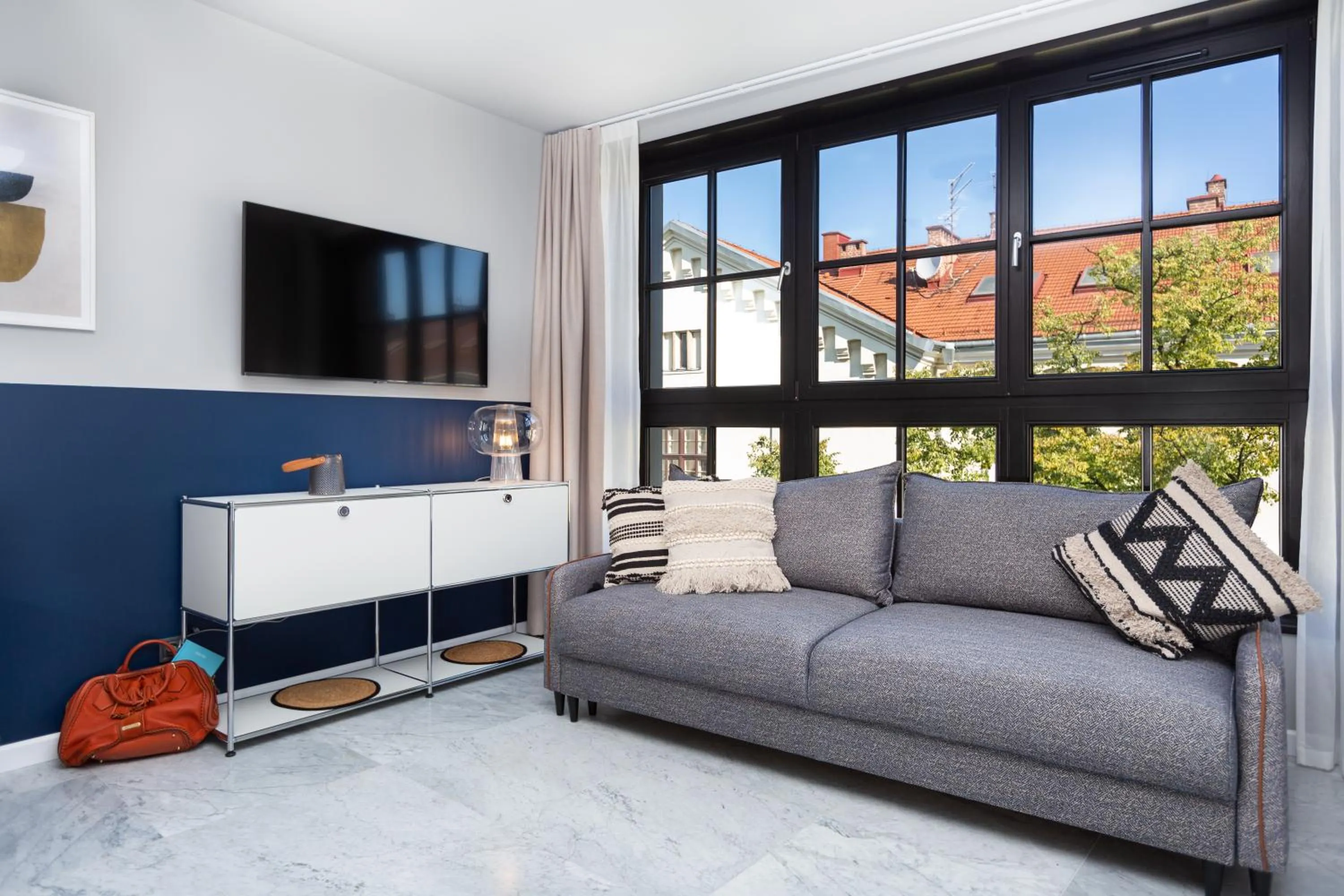 TV and multimedia in H11 Aparthotel