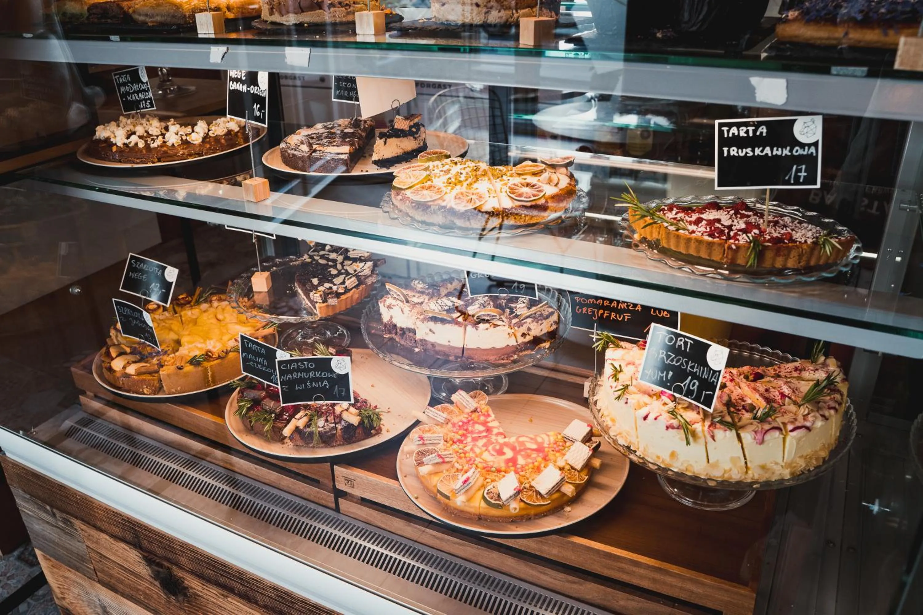 Restaurant/places to eat in H11 Aparthotel