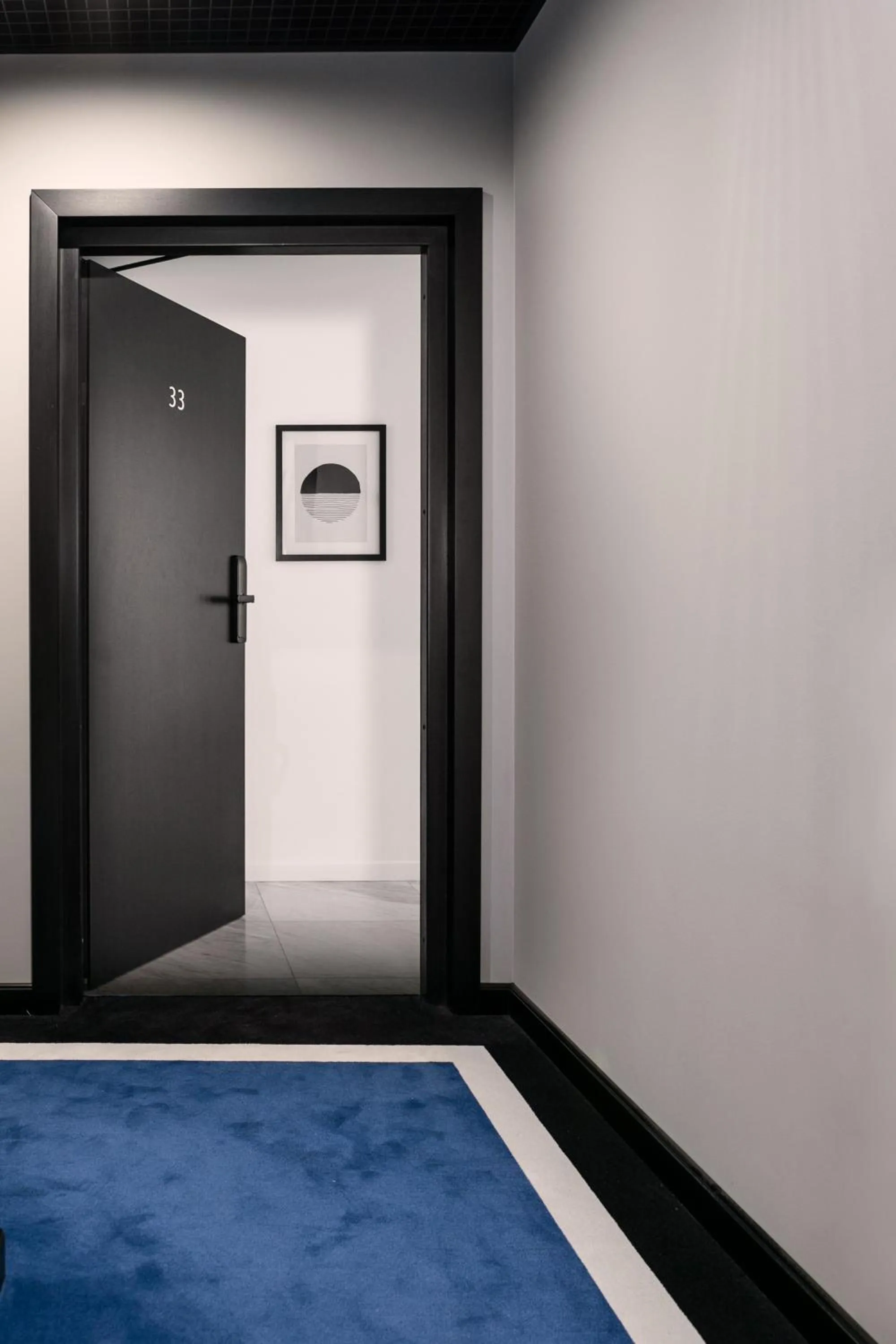 elevator in H11 Aparthotel